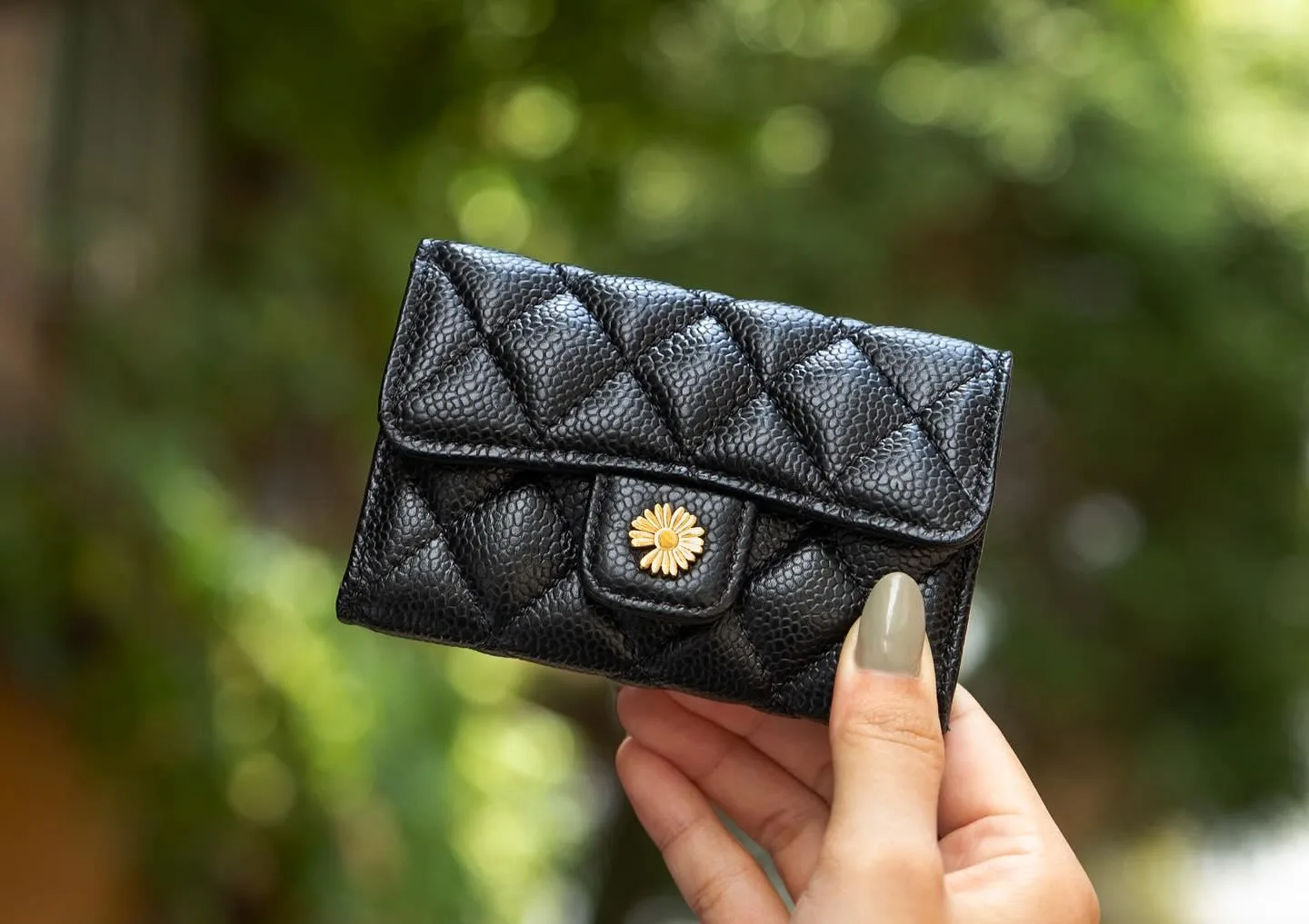 Ảnh Lifestyle Koi Leather product - Koi Leather