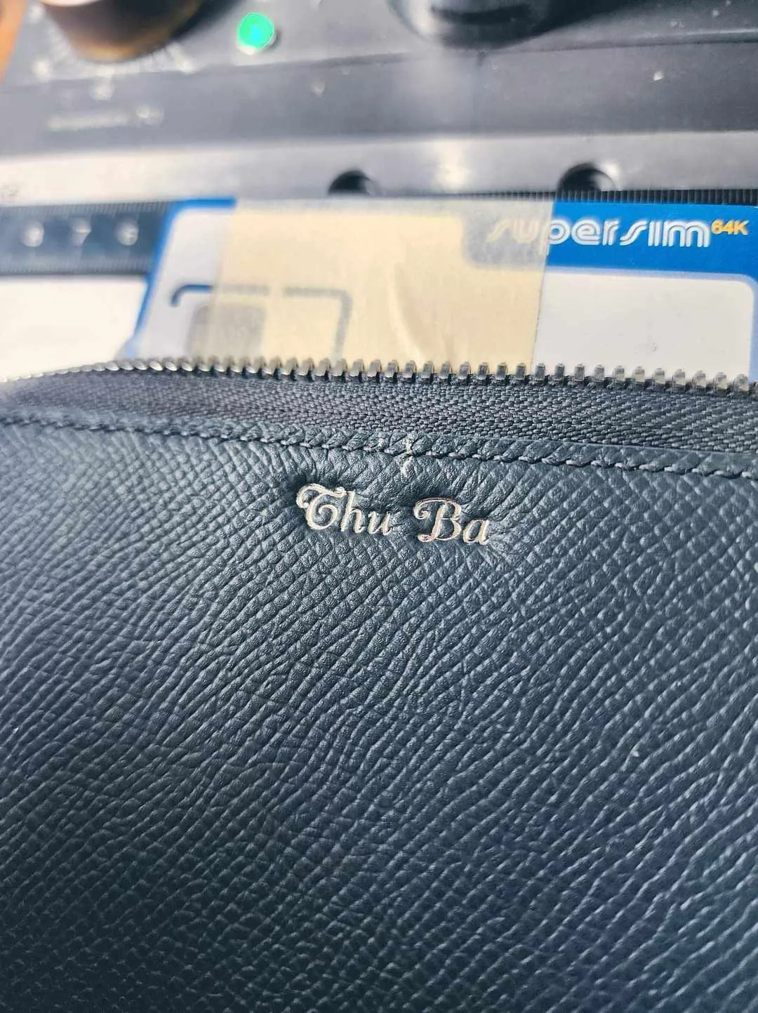 Dấu khắc tên trên da, mẫu 20 — Tổng hợp các dấu Stamp By Koi Leather – Dấu ấn cá nhân trên da