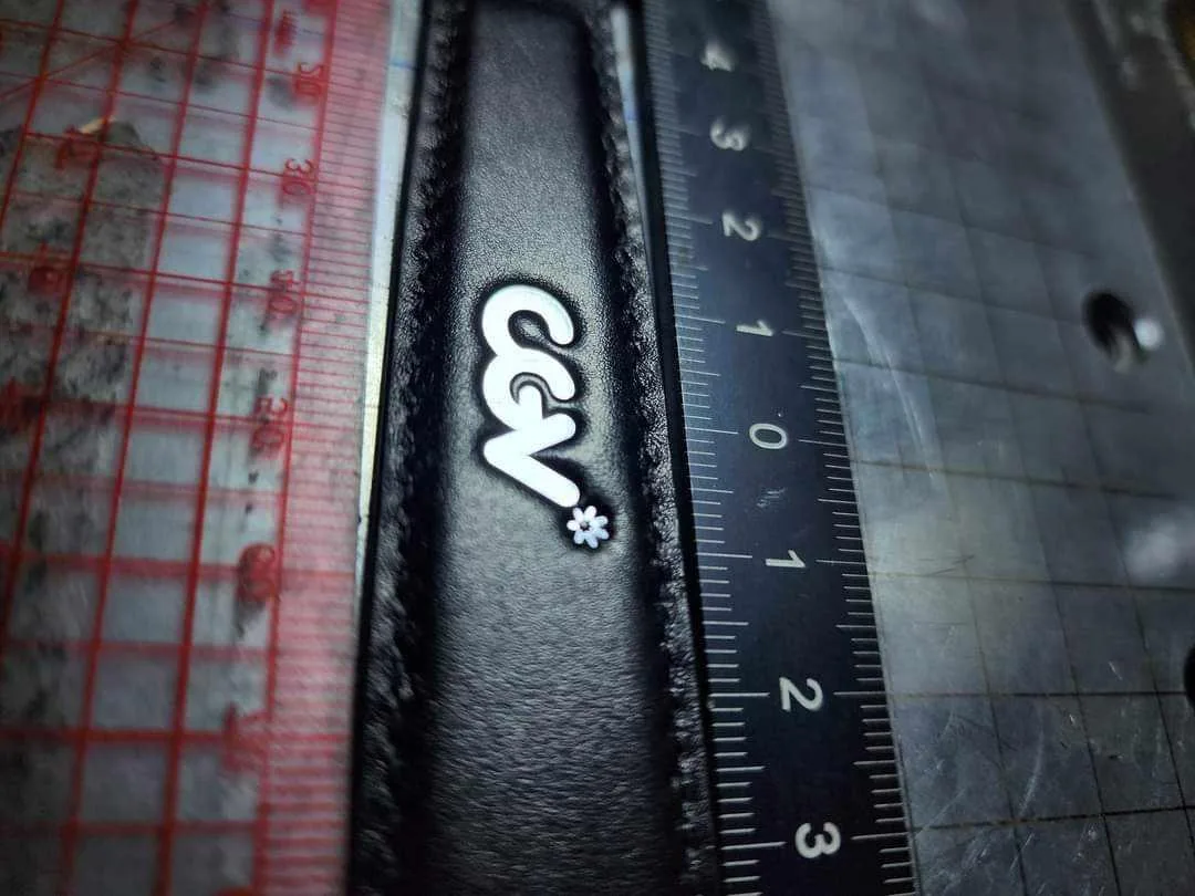 Dấu khắc tên trên da, mẫu 22 — Tổng hợp các dấu Stamp By Koi Leather – Dấu ấn cá nhân trên da