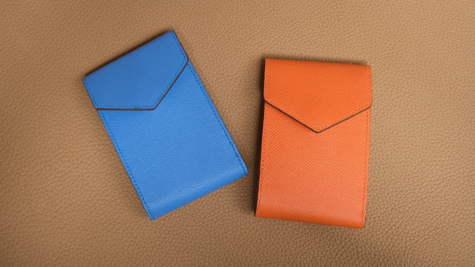 Ảnh Studio Ví da gập ba Epsom nắp vát phối màu - Koi Leather
