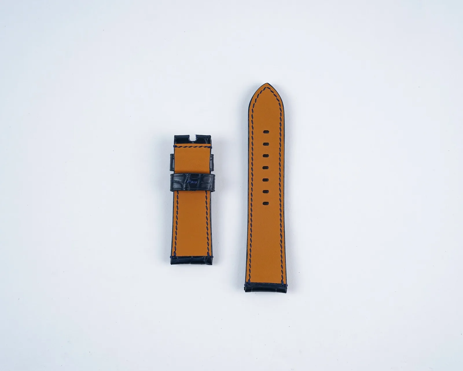 Ảnh Studio Dây đồng hồ da cá sấu màu xanh đen may thủ công - Koi Leather