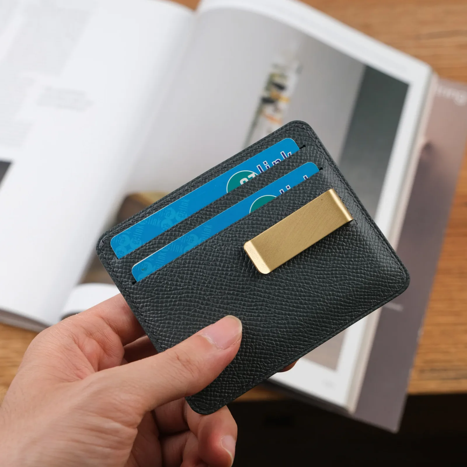 Ảnh Studio Cardholder - KOI Leather