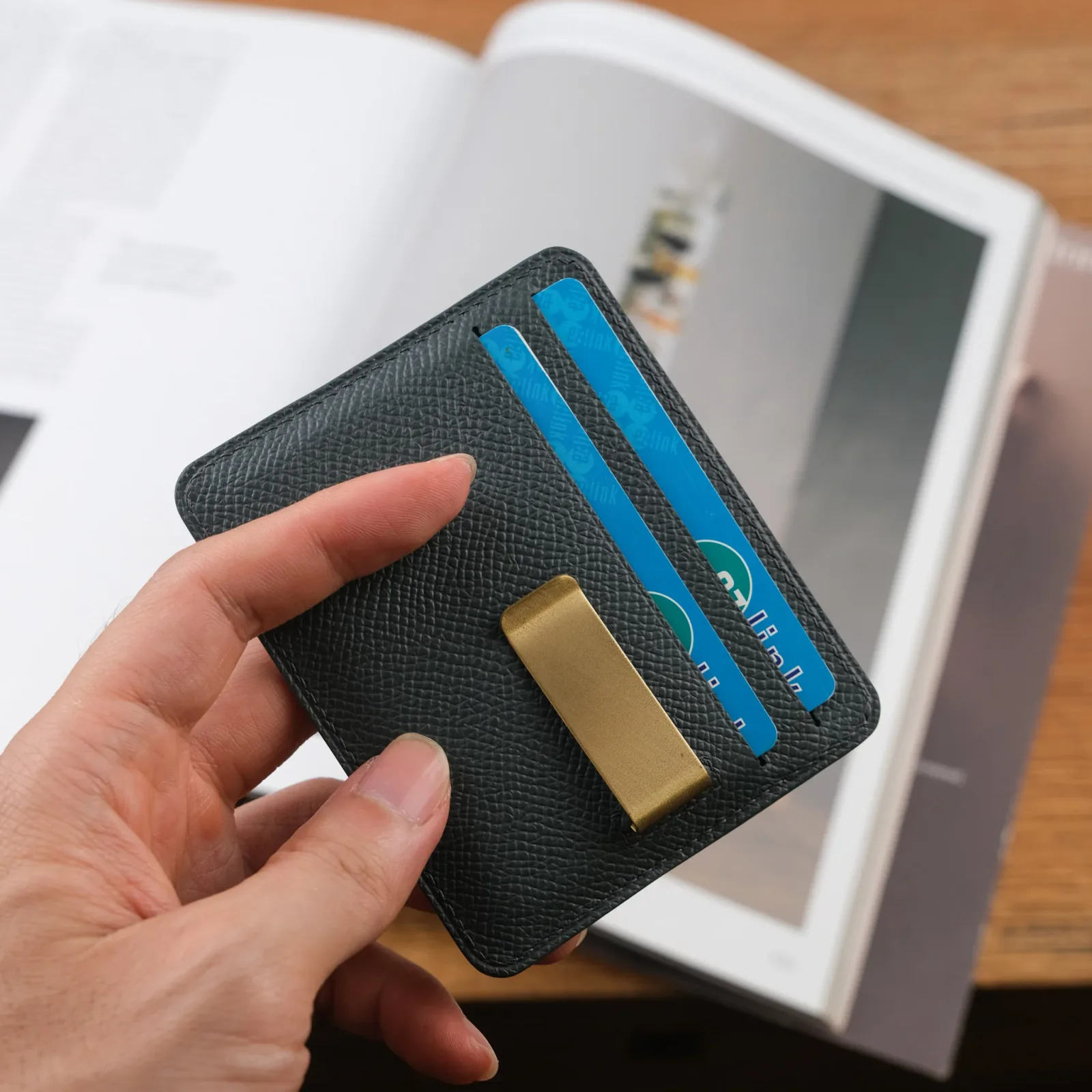 Ảnh Studio Cardholder - KOI Leather