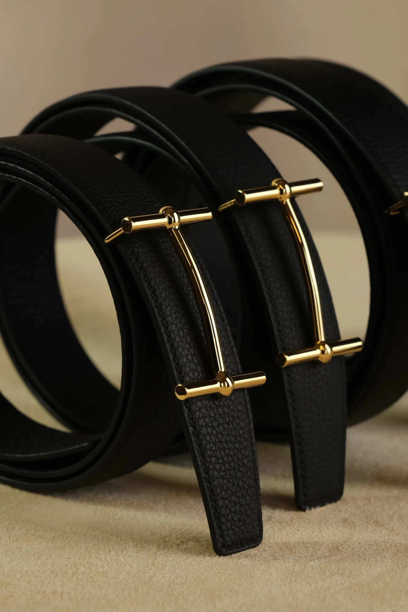 Ảnh Studio Dây thắt lưng da bò Togo màu đen - Koi Leather