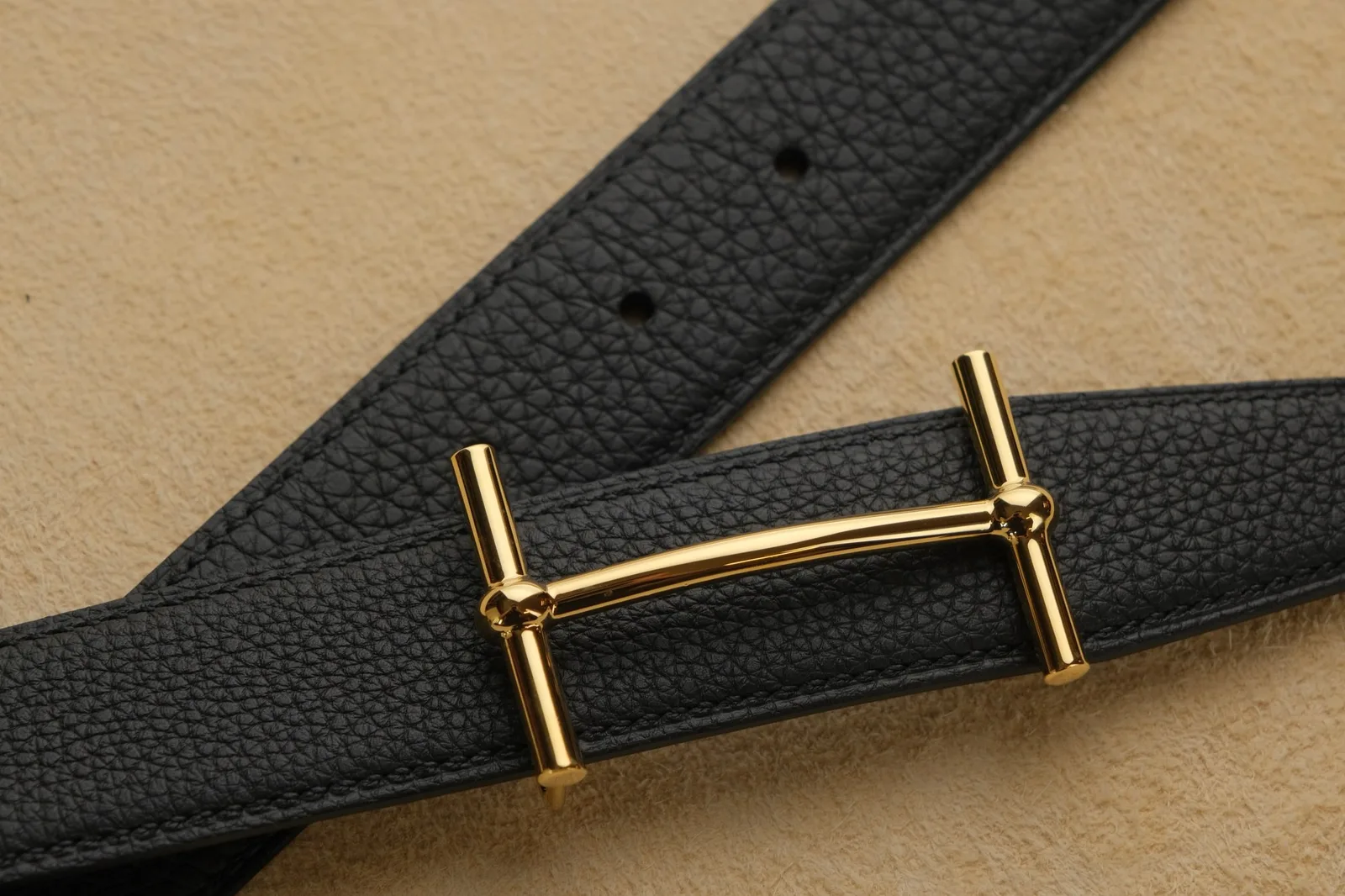Ảnh Studio Dây thắt lưng da bò Togo màu đen - Koi Leather