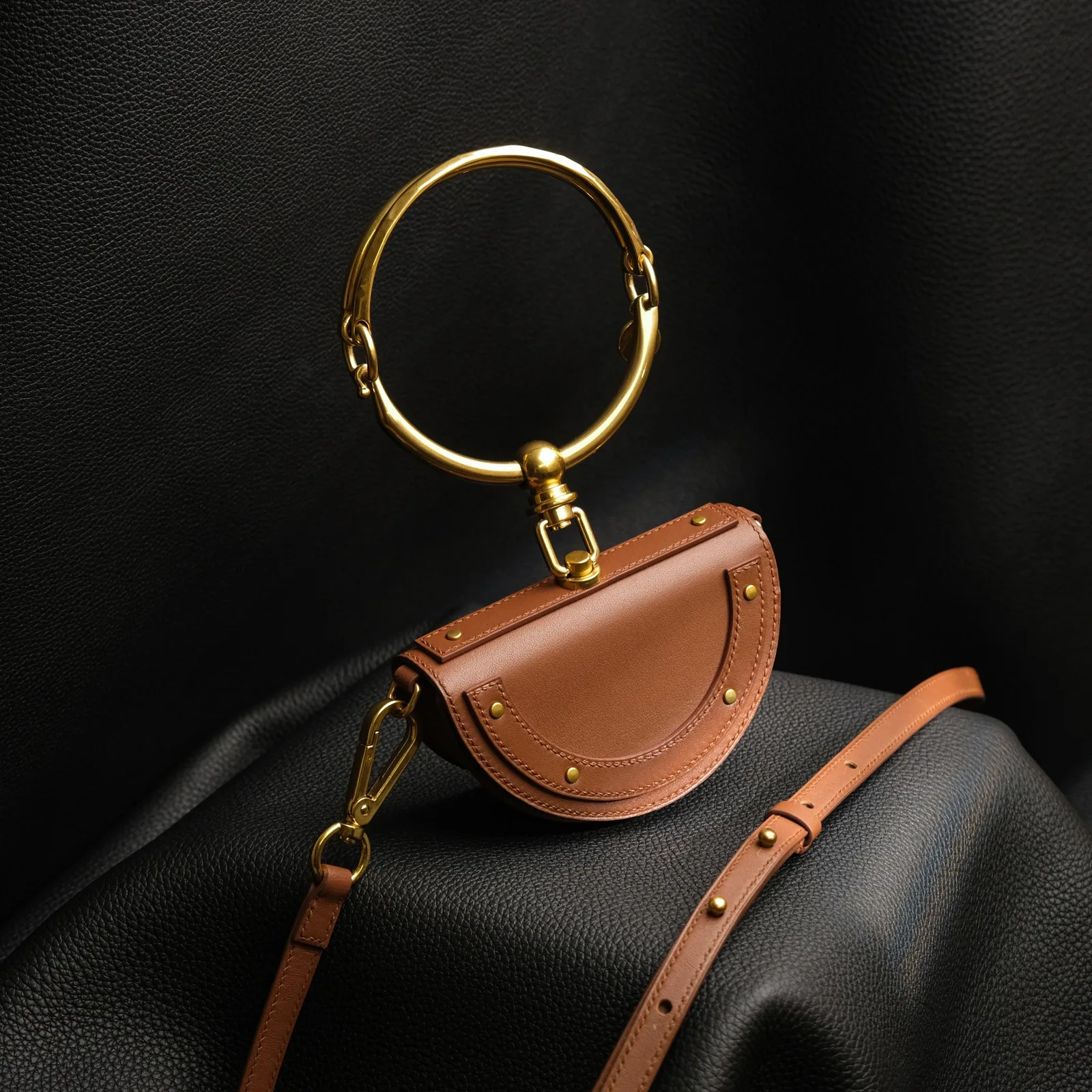 Ảnh Studio Túi xách nữ da bò dáng bán nguyệt quai vòng kim loại - Koi Leather