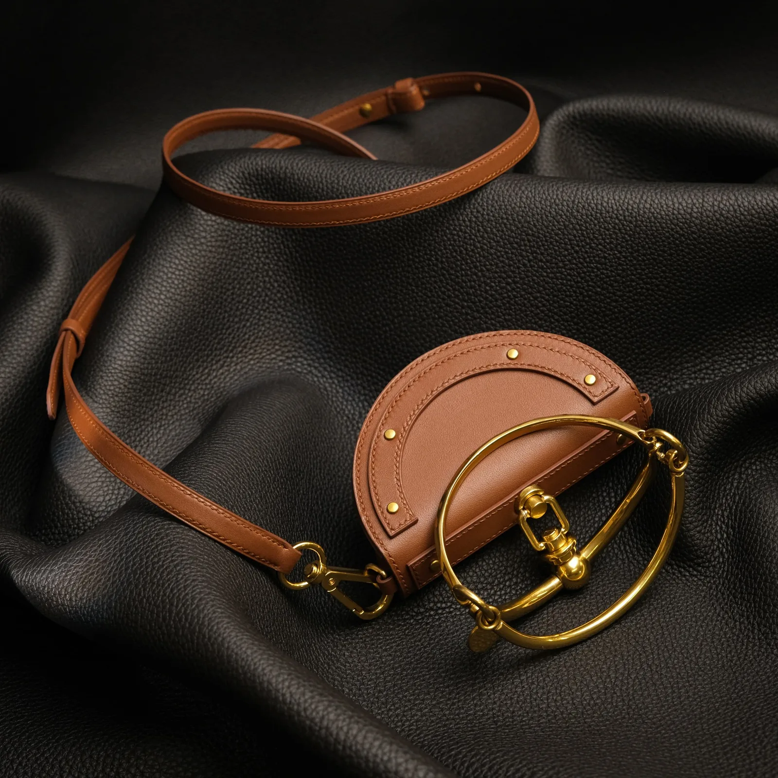 Ảnh Studio Túi xách nữ da bò dáng bán nguyệt quai vòng kim loại - Koi Leather