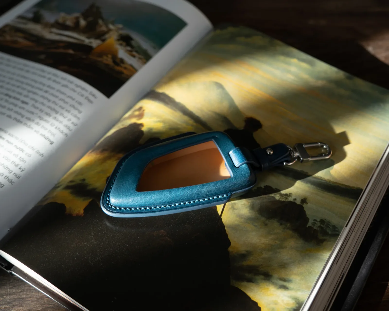 Ảnh Studio Bao da BMW - KOI Leather