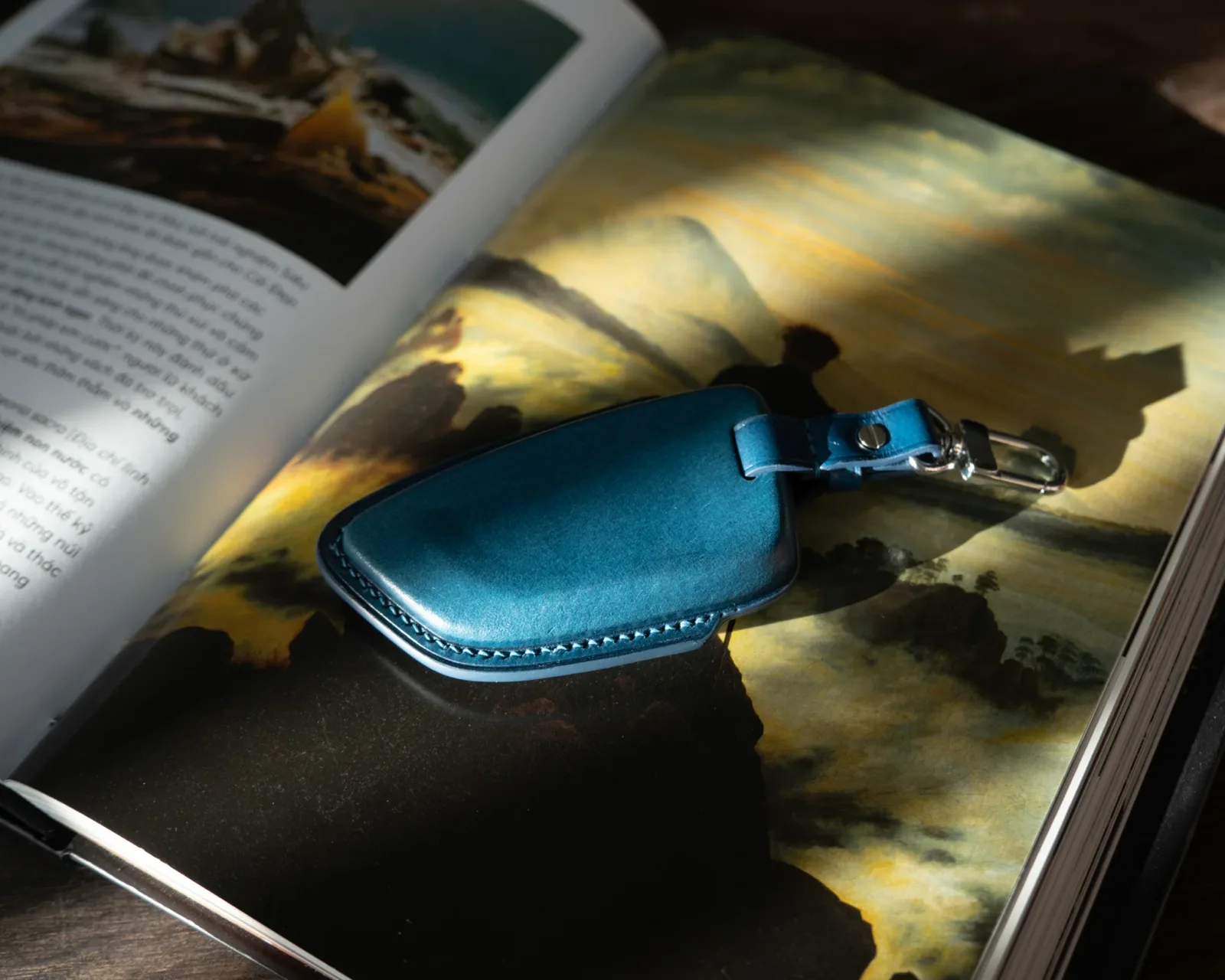 Ảnh Studio Bao da BMW - KOI Leather