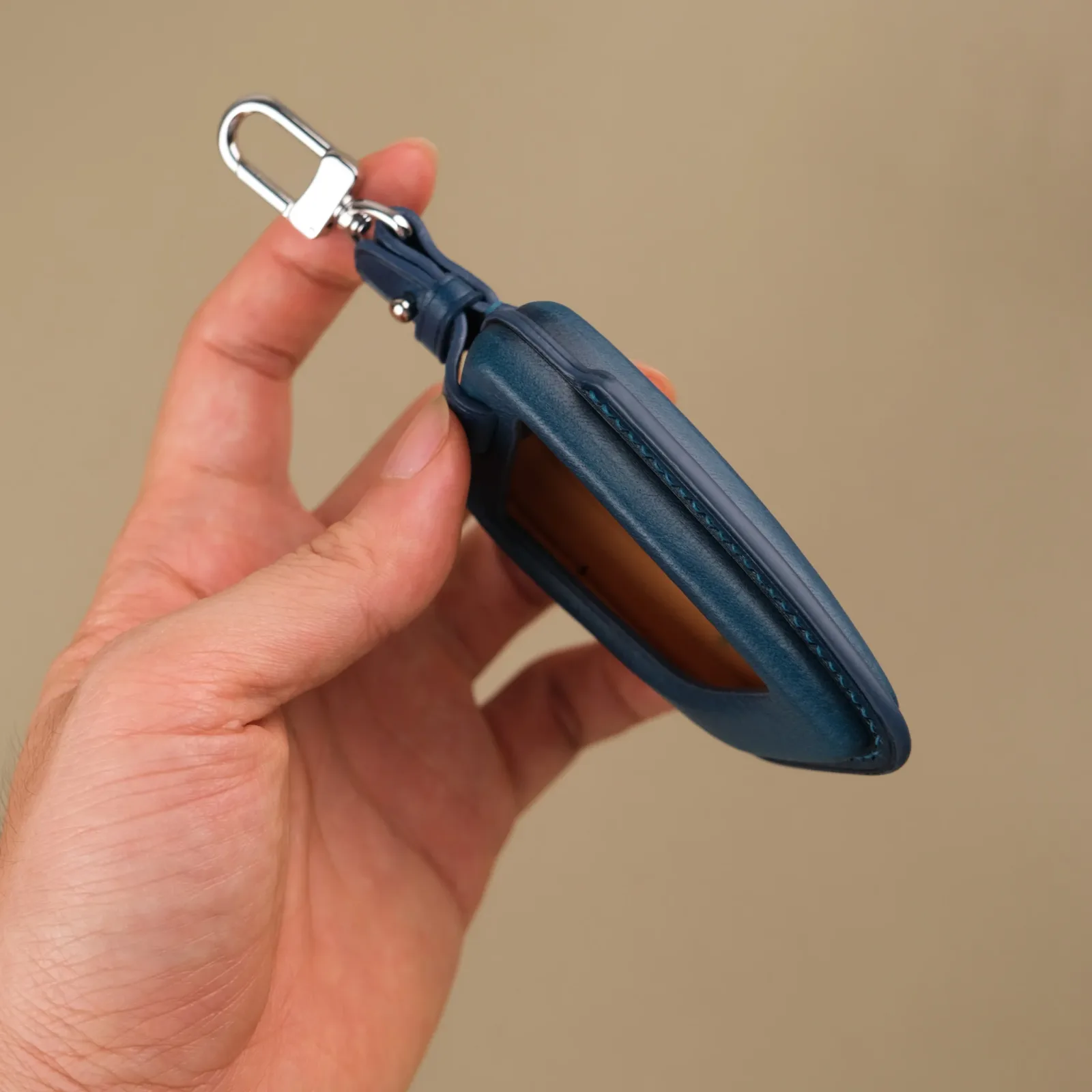 Ảnh Studio Bao da BMW - KOI Leather