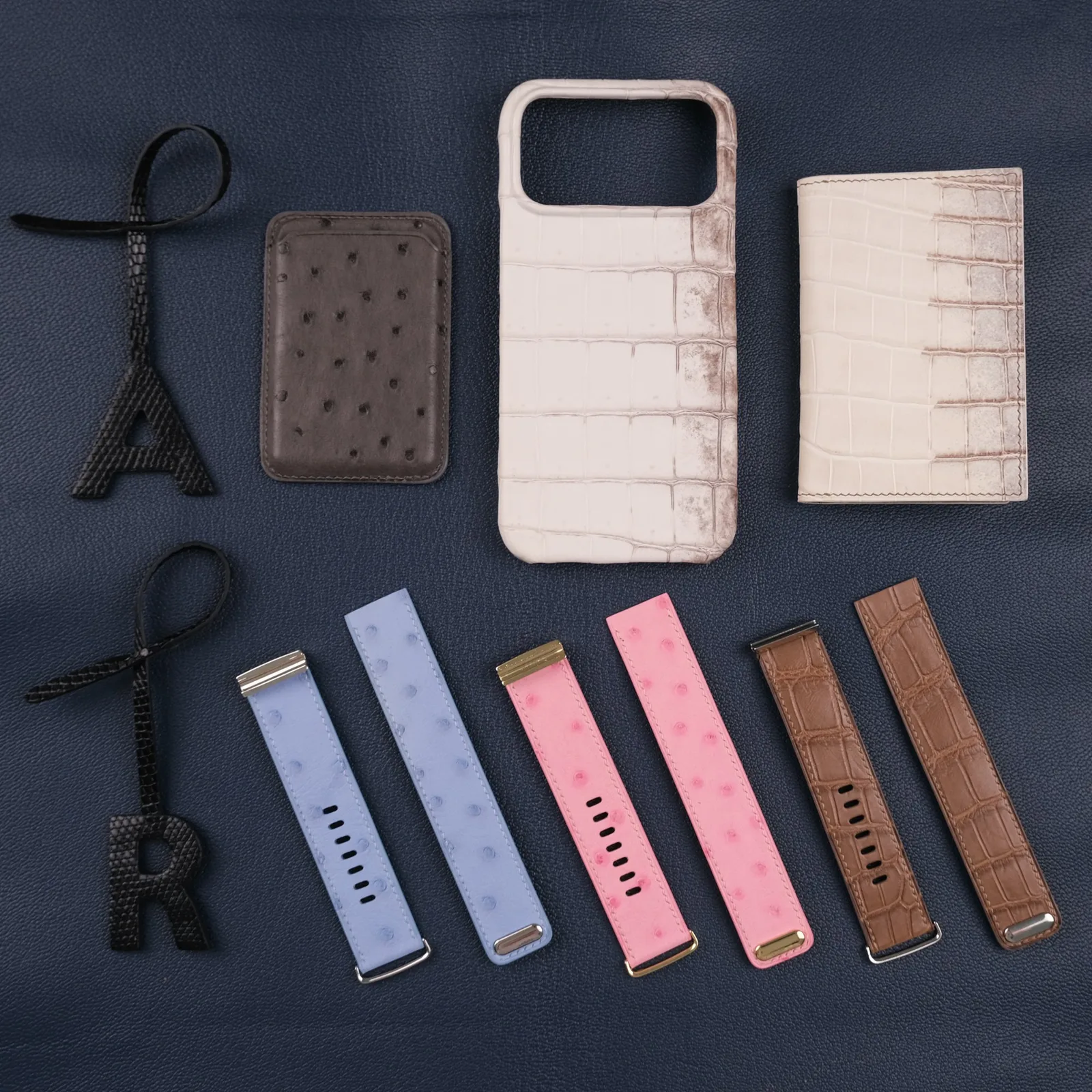Ảnh Studio Bộ phụ kiện da cá sấu Himalaya, đà điểu và kỳ đà - Koi Leather
