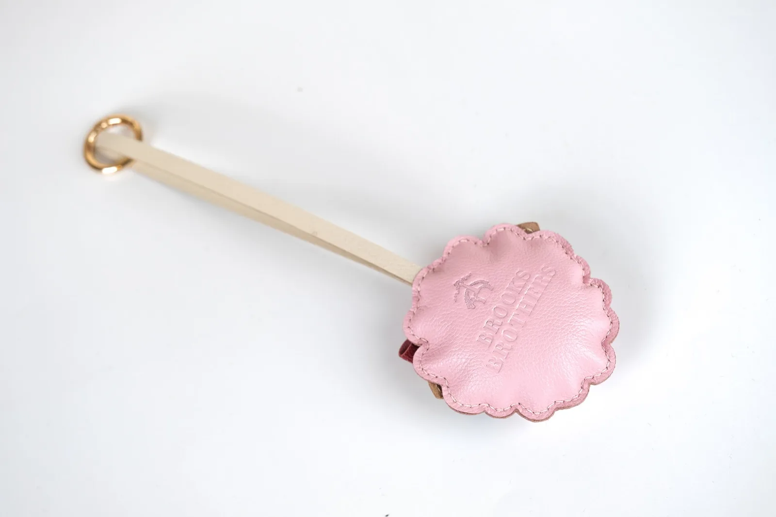 Ảnh Charm da đeo túi hình chú cừu phối nơ - Koi Leather