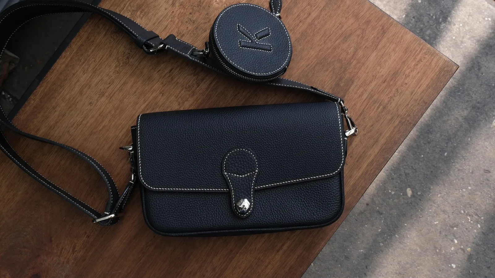 Ảnh Studio Túi Matame da bò Togo màu đen kèm ví tròn - Koi Leather