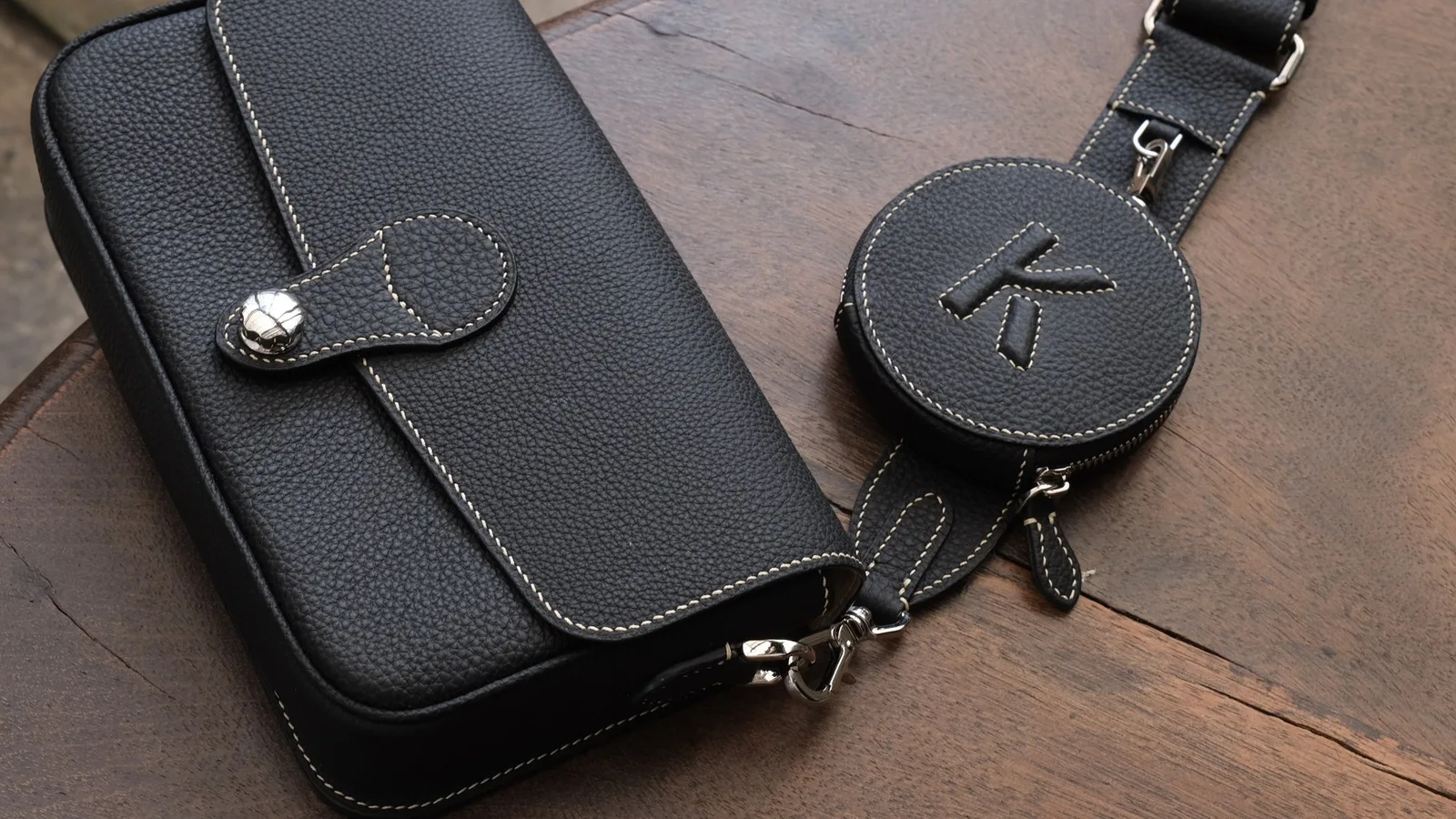 Ảnh Studio Túi Matame da bò Togo màu đen kèm ví tròn - Koi Leather