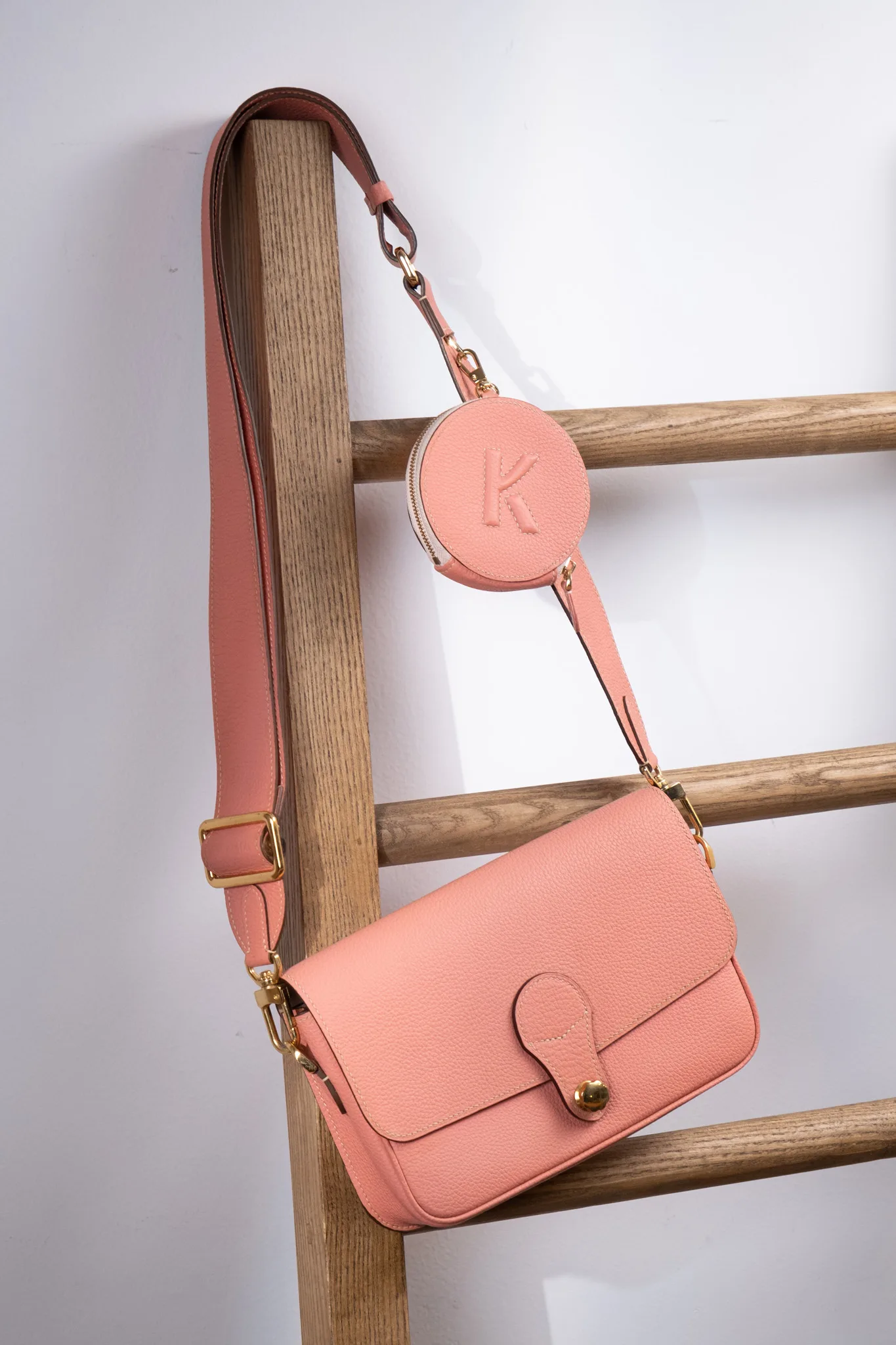 Ảnh Studio Túi Multibags Matame da bò Togo màu đen kèm ví tròn - Size 22 - Koi Leather