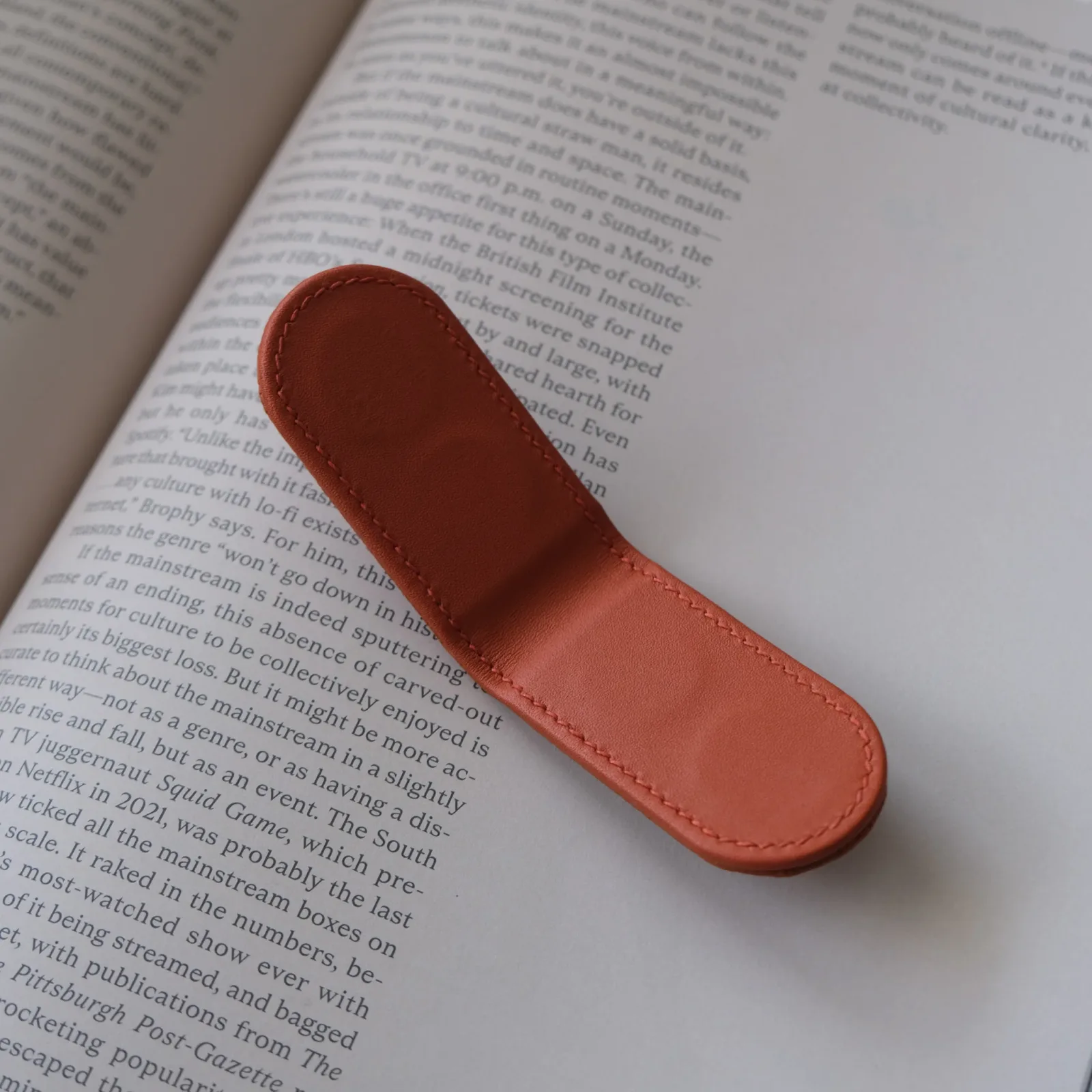 Ảnh Studio Moneyclip - KOI Leather