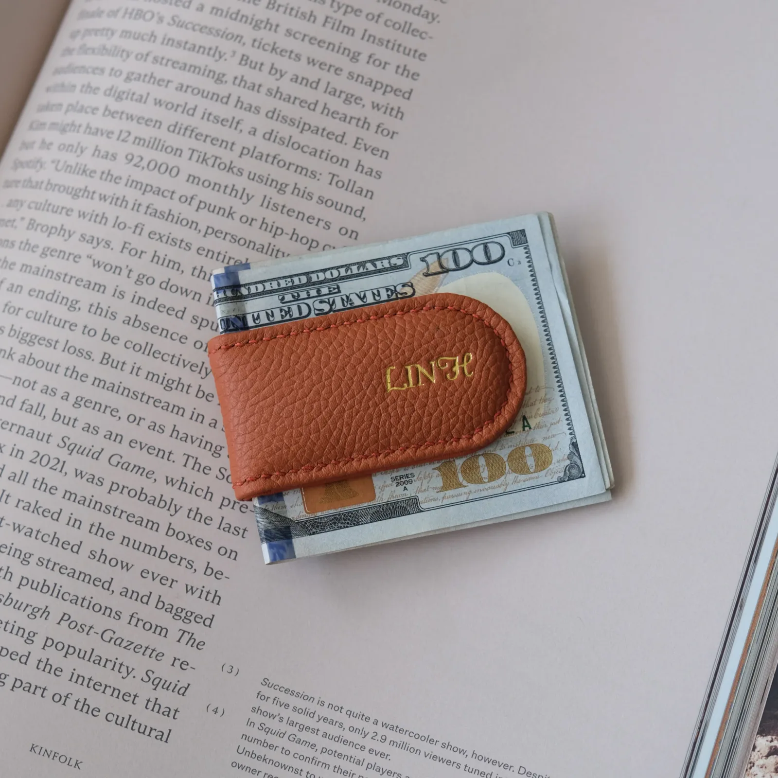 Ảnh Studio Moneyclip - KOI Leather