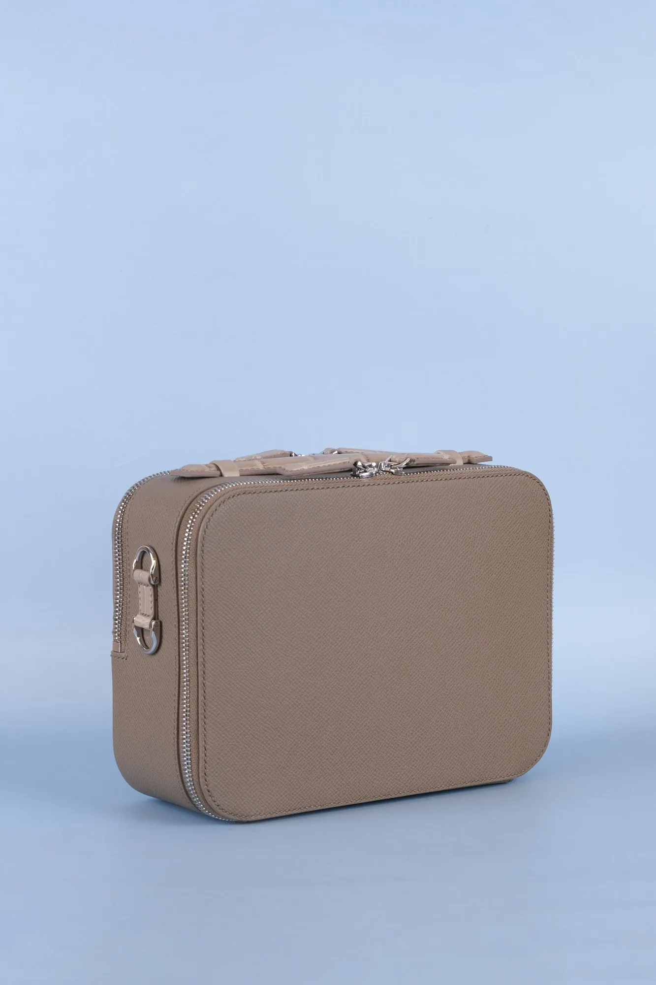 Ảnh Studio Túi clutch da Epsom phối da cá sấu màu xám dáng hộp - Koi Leather