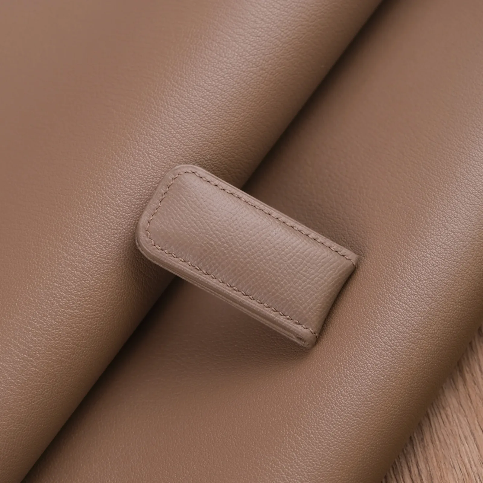 Ảnh Studio money clip etoupe - Koi Leather
