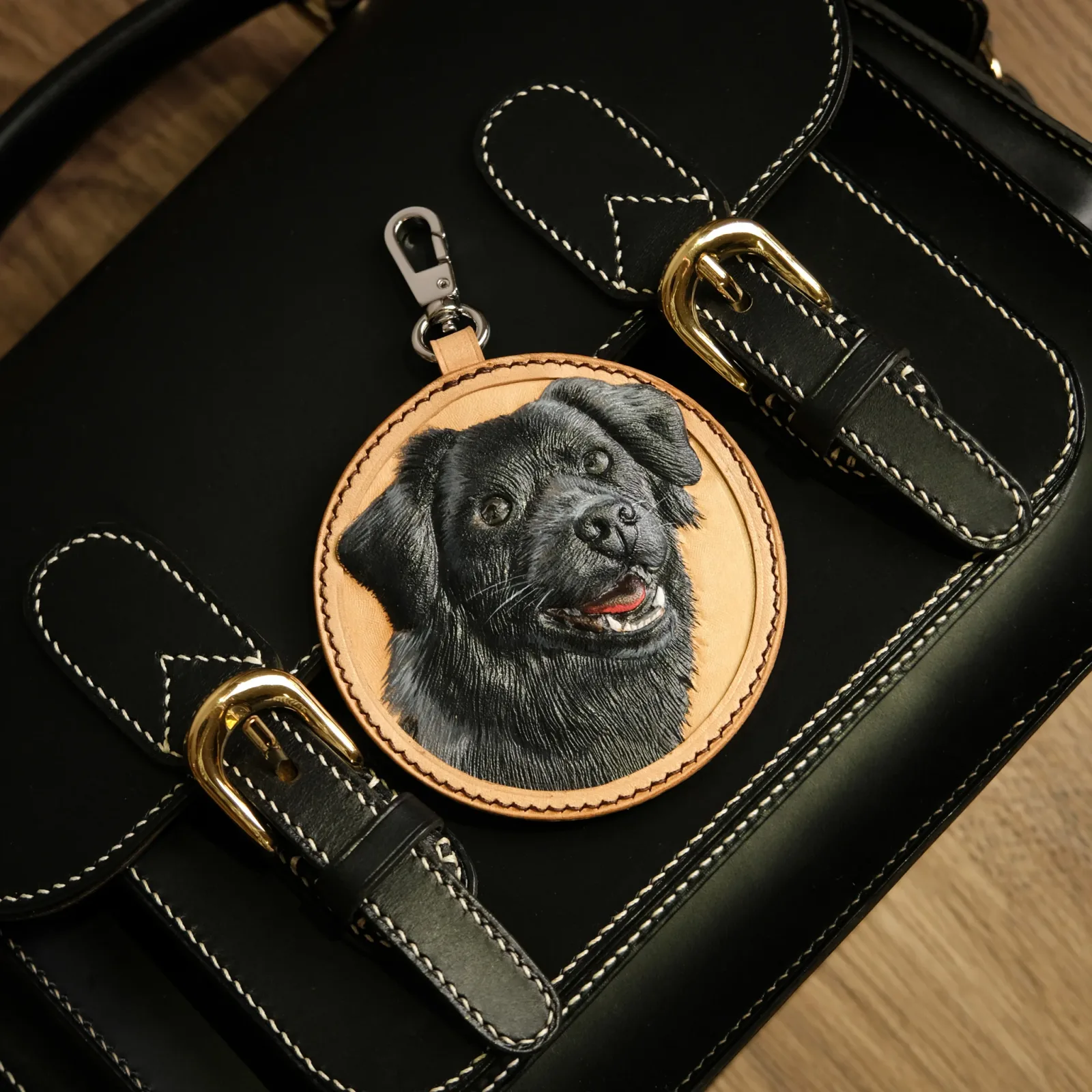 Ảnh Studio Charm chó - KOI Leather