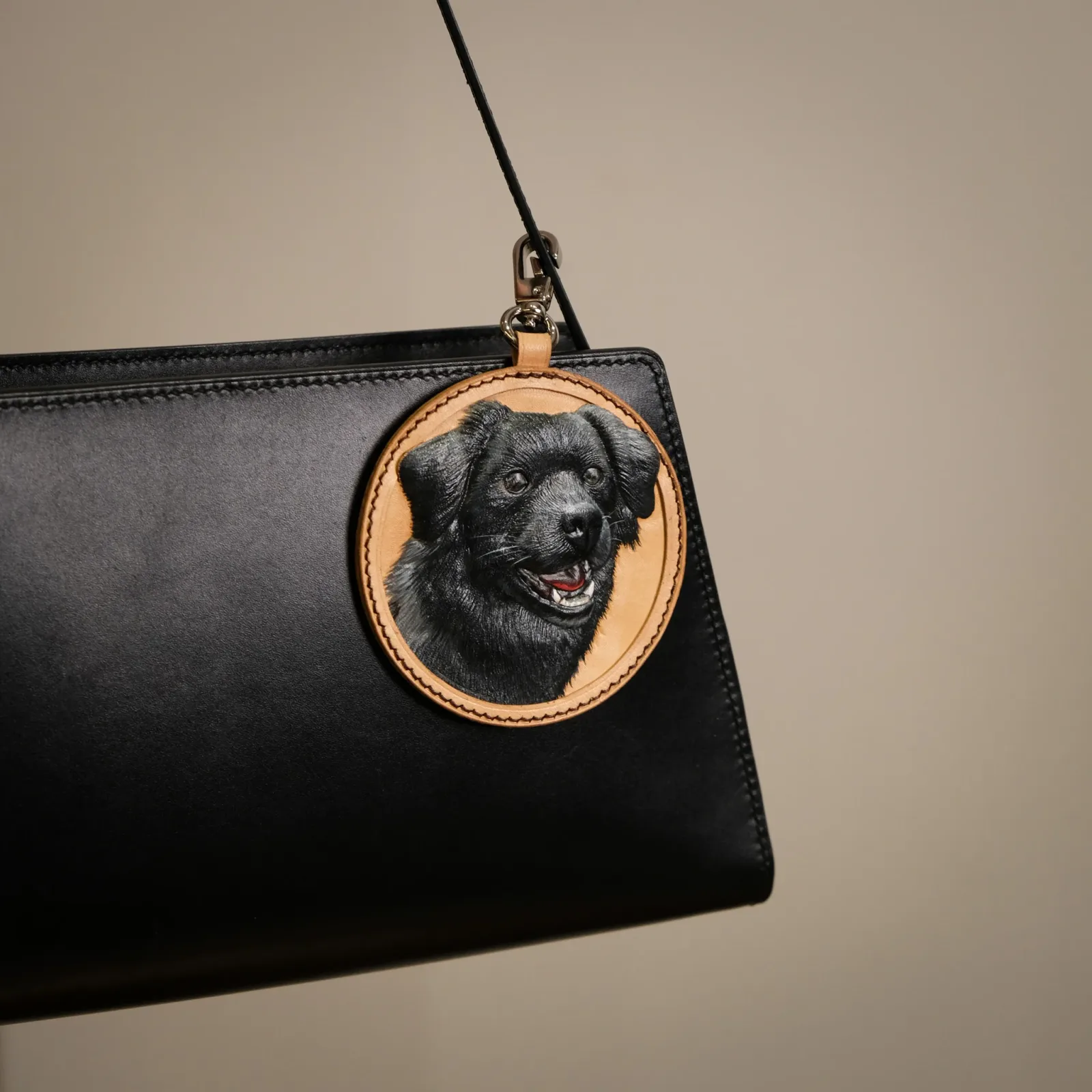 Ảnh Studio Charm chó - KOI Leather