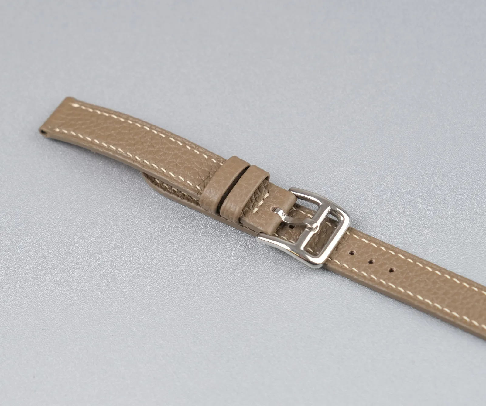 Ảnh Studio Dây Apple Watch Double Tour da Togo màu be - Koi Leather