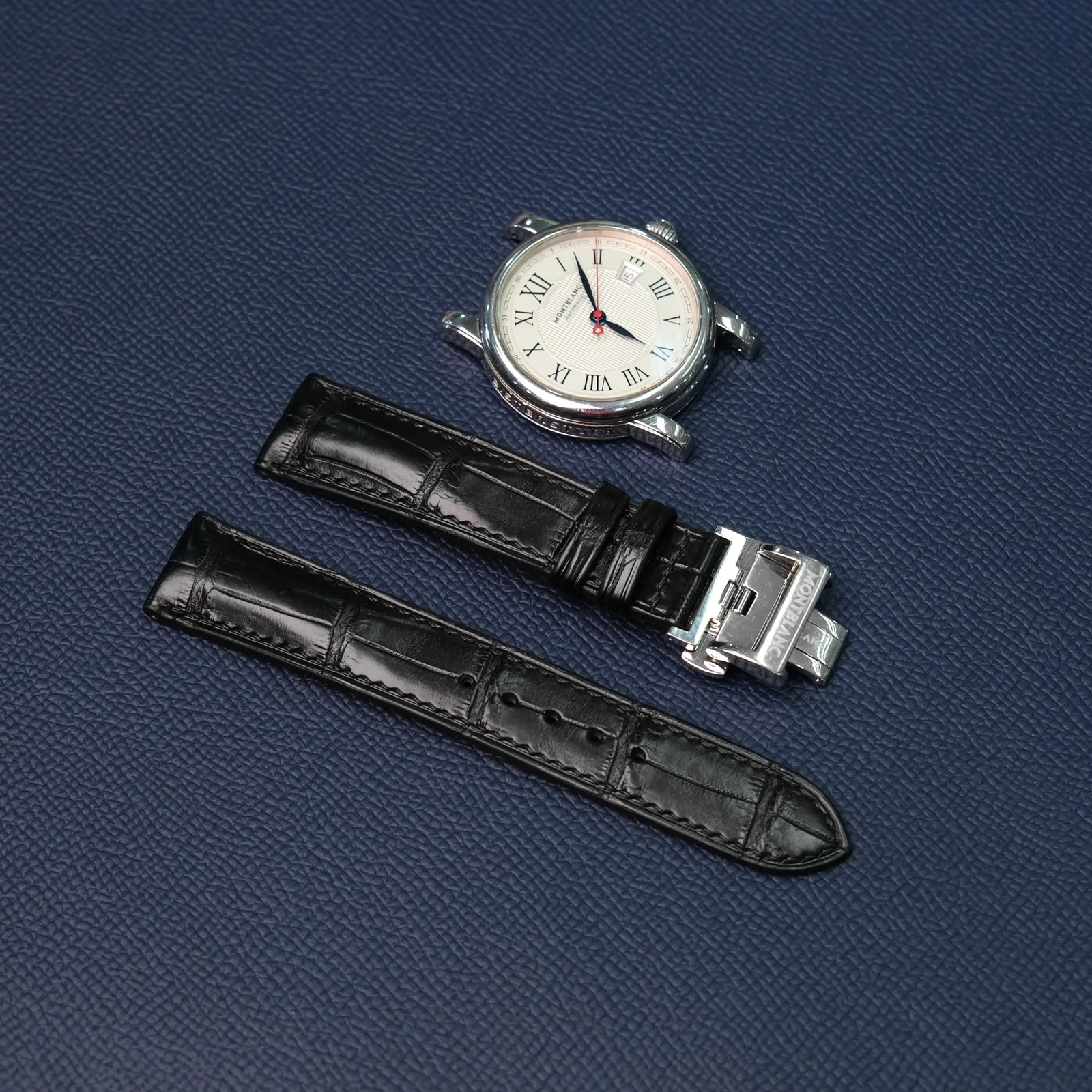 Ảnh Studio Dây đồng hồ da cá sấu màu đen cho Montblanc - Koi Leather