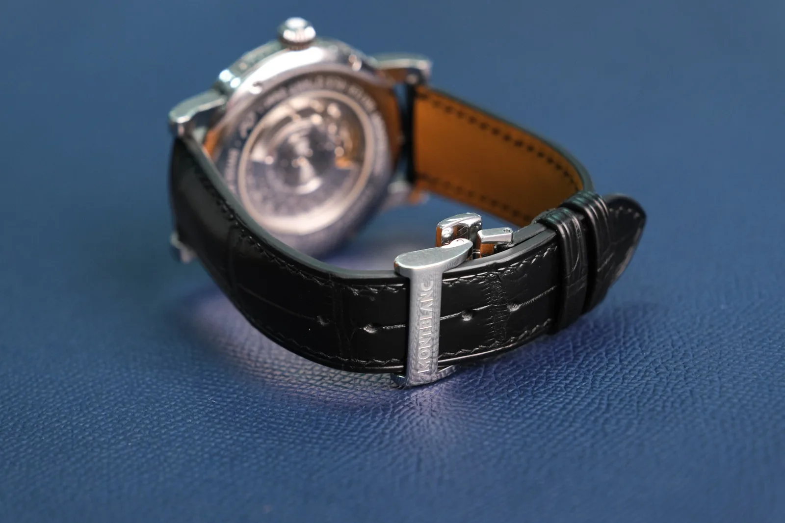 Ảnh Studio Dây đồng hồ da cá sấu màu đen cho Montblanc - Koi Leather