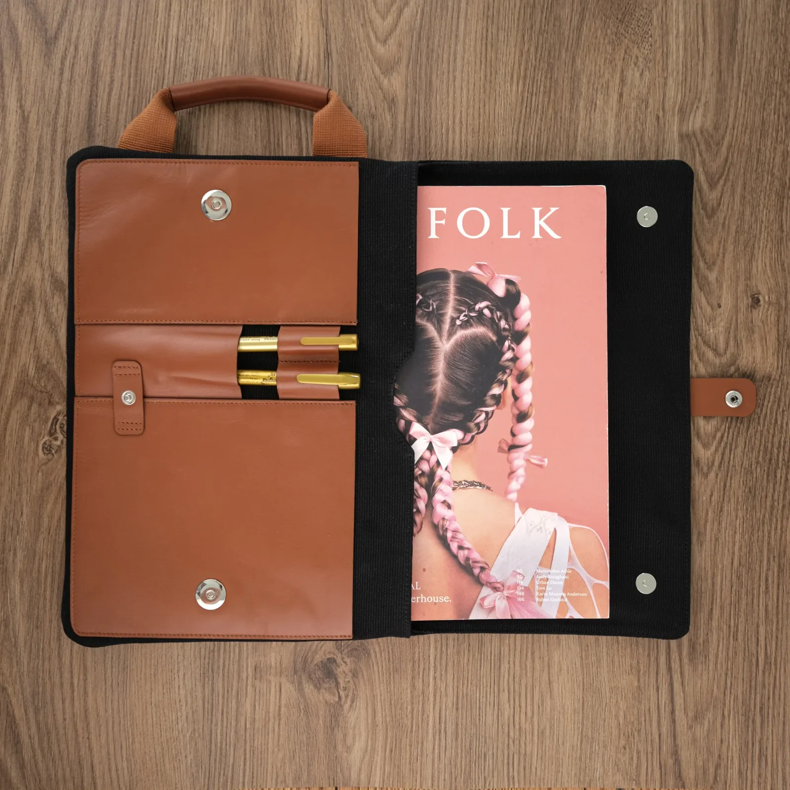 Ảnh Studio Bao da laptop phối canvas bên trong - KOI Leather