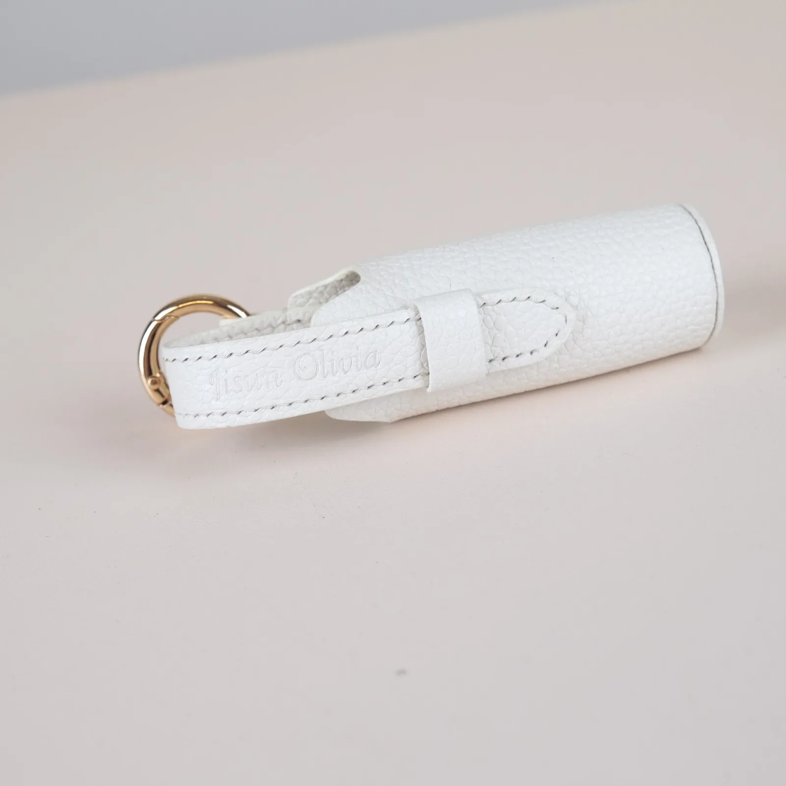 Ảnh Studio Bọc bình giữ nhiệt mini da vân hạt màu trắng có móc treo - Koi Leather