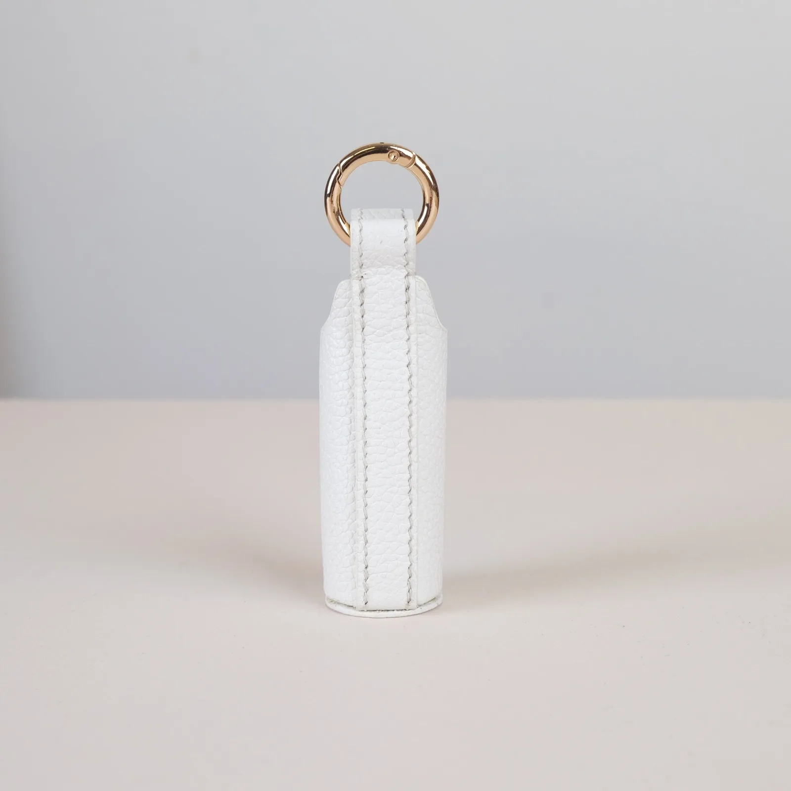 Ảnh Studio Bọc bình giữ nhiệt mini da vân hạt màu trắng có móc treo - Koi Leather