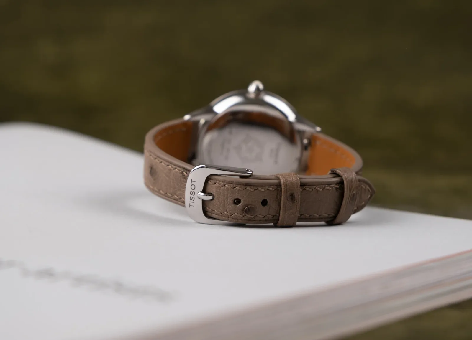 Ảnh Studio Dây đồng hồ đà điểu xám - Koi Leather