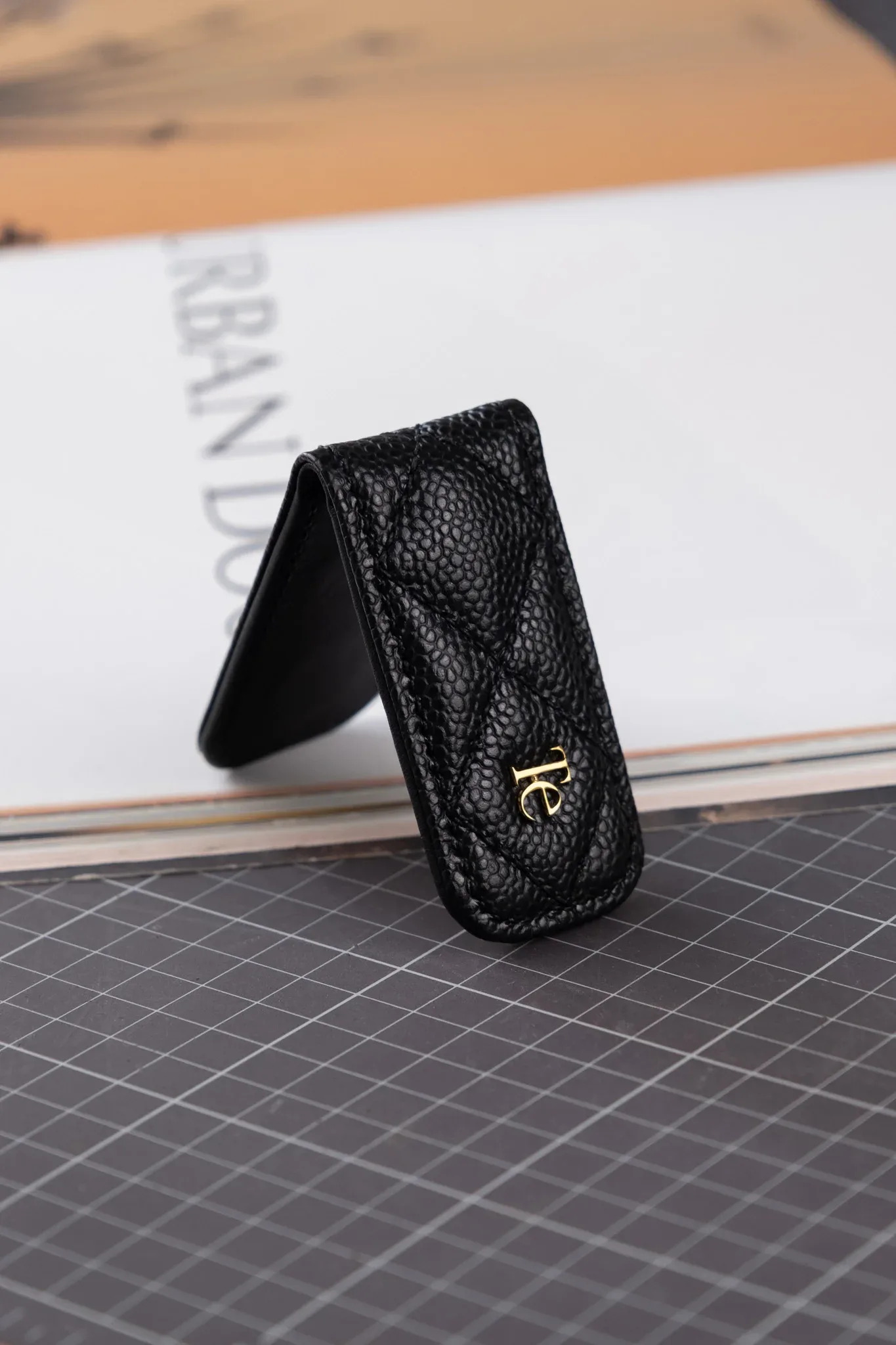 Ảnh Studio Money clip LaTe - May trám - 2 tag - Koi Leather