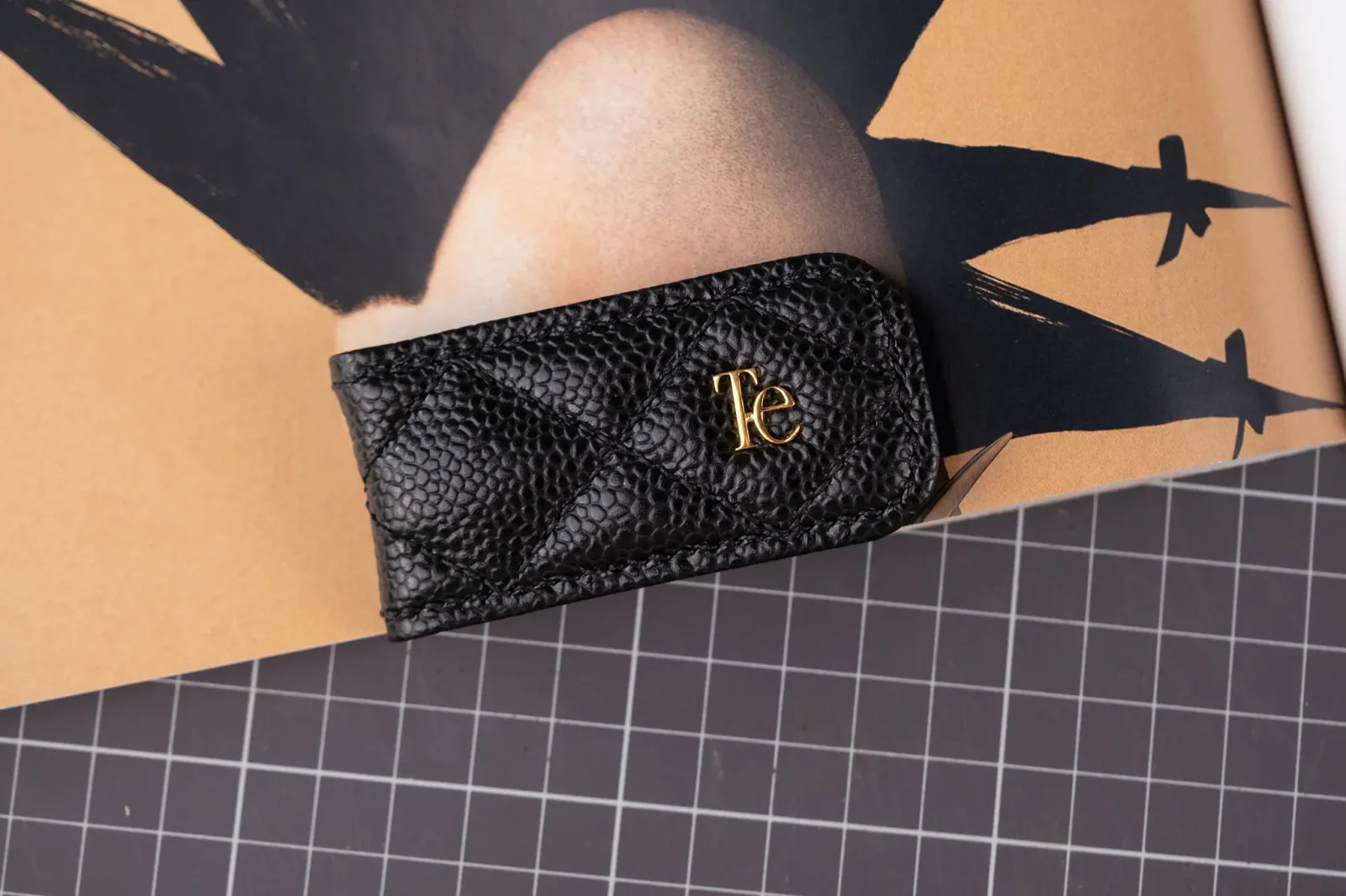 Ảnh Studio Money clip LaTe - May trám - 2 tag - Koi Leather