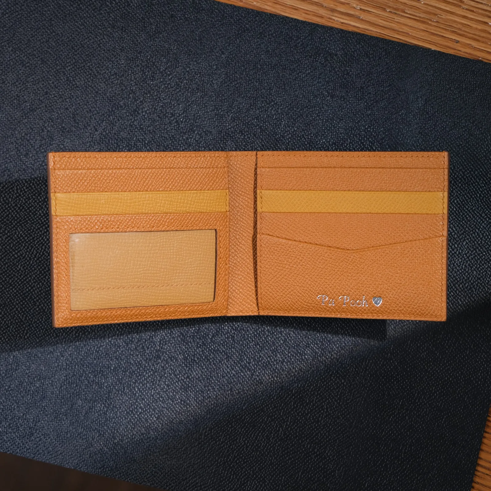 Ảnh Studio Ví gập đôi da Epsom màu gold phối gáy vàng - Koi Leather