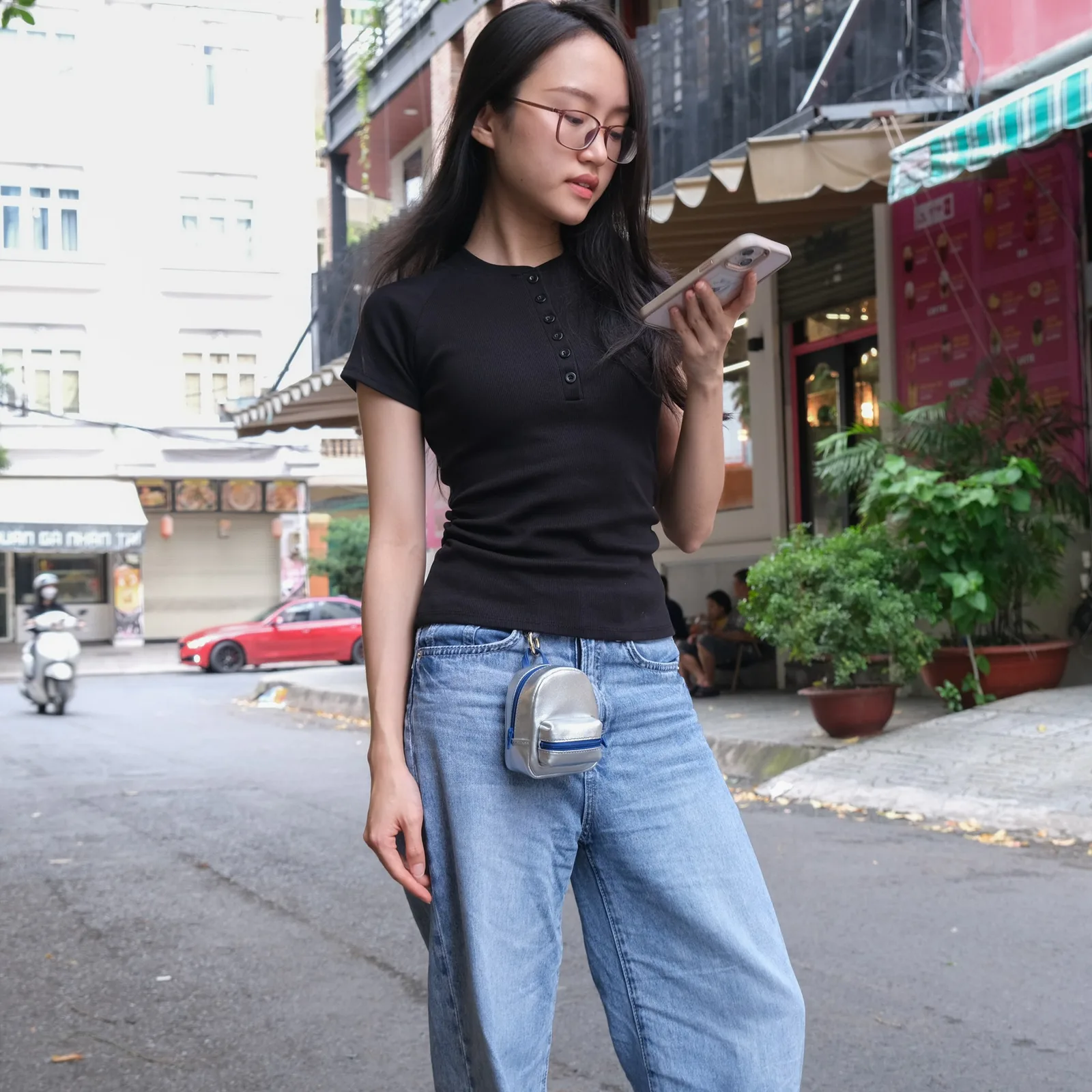 Ảnh Lifestyle Charm balo mini da màu bạc phối xanh navy - Koi Leather