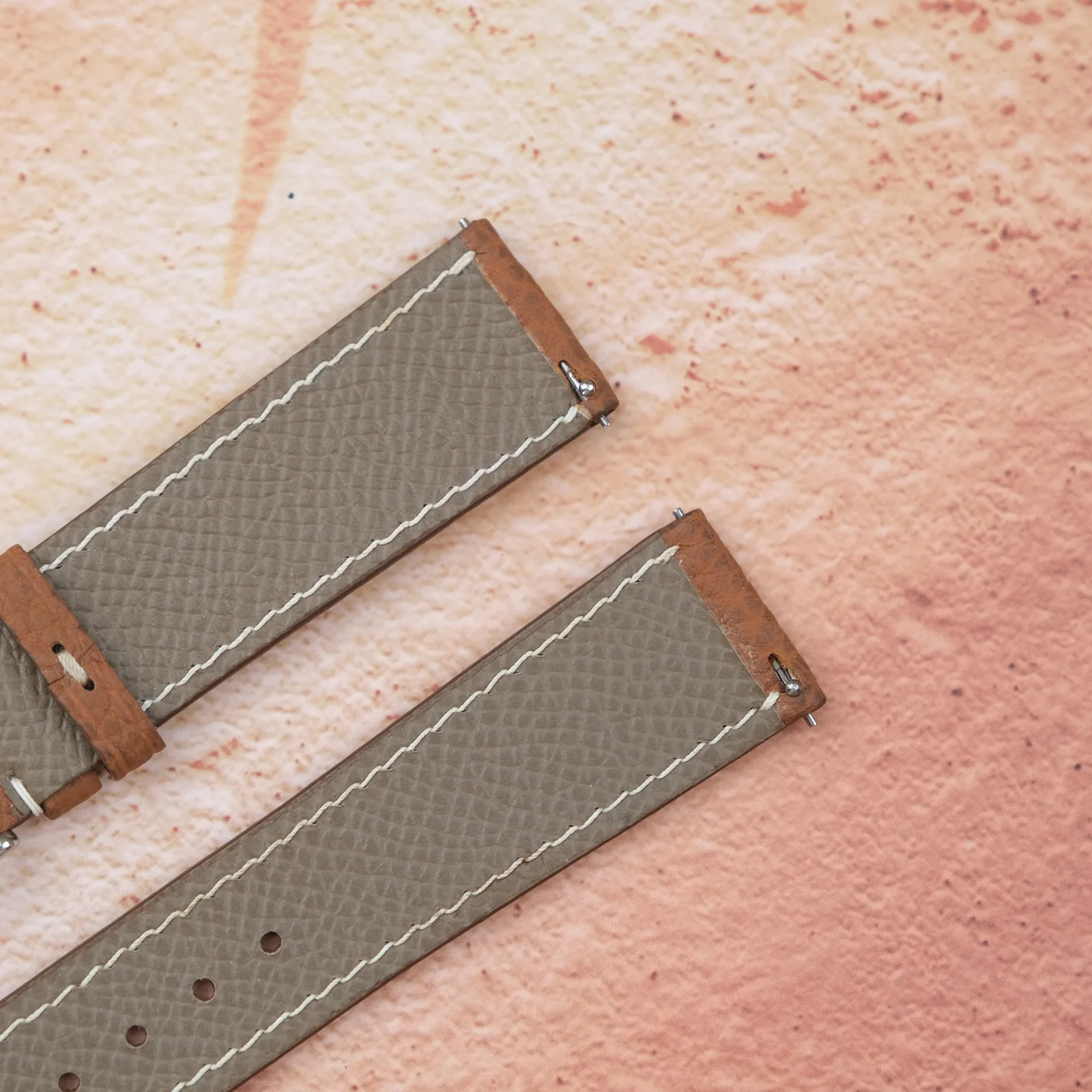 Ảnh Studio Dây đồng hồ da Epsom và Togo chốt thông minh - Koi Leather