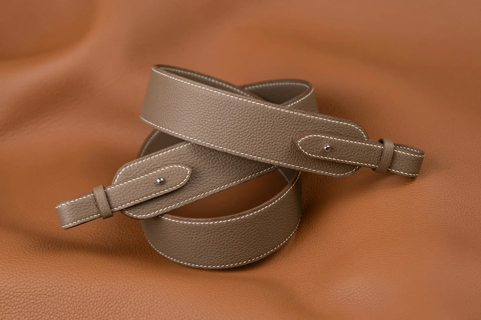 Ảnh Studio Dây nịt - Koi Leather