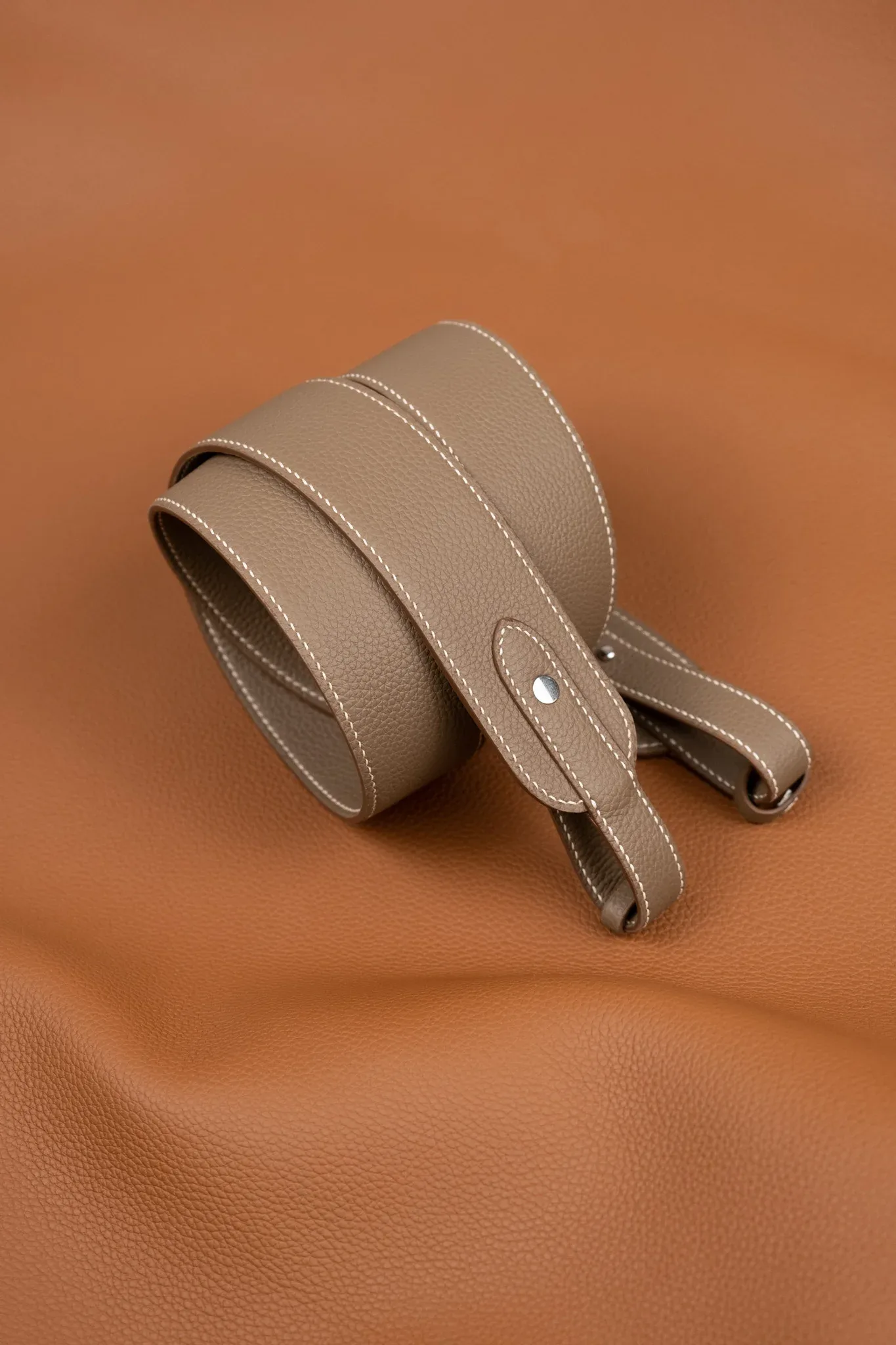 Ảnh Studio Dây nịt - Koi Leather