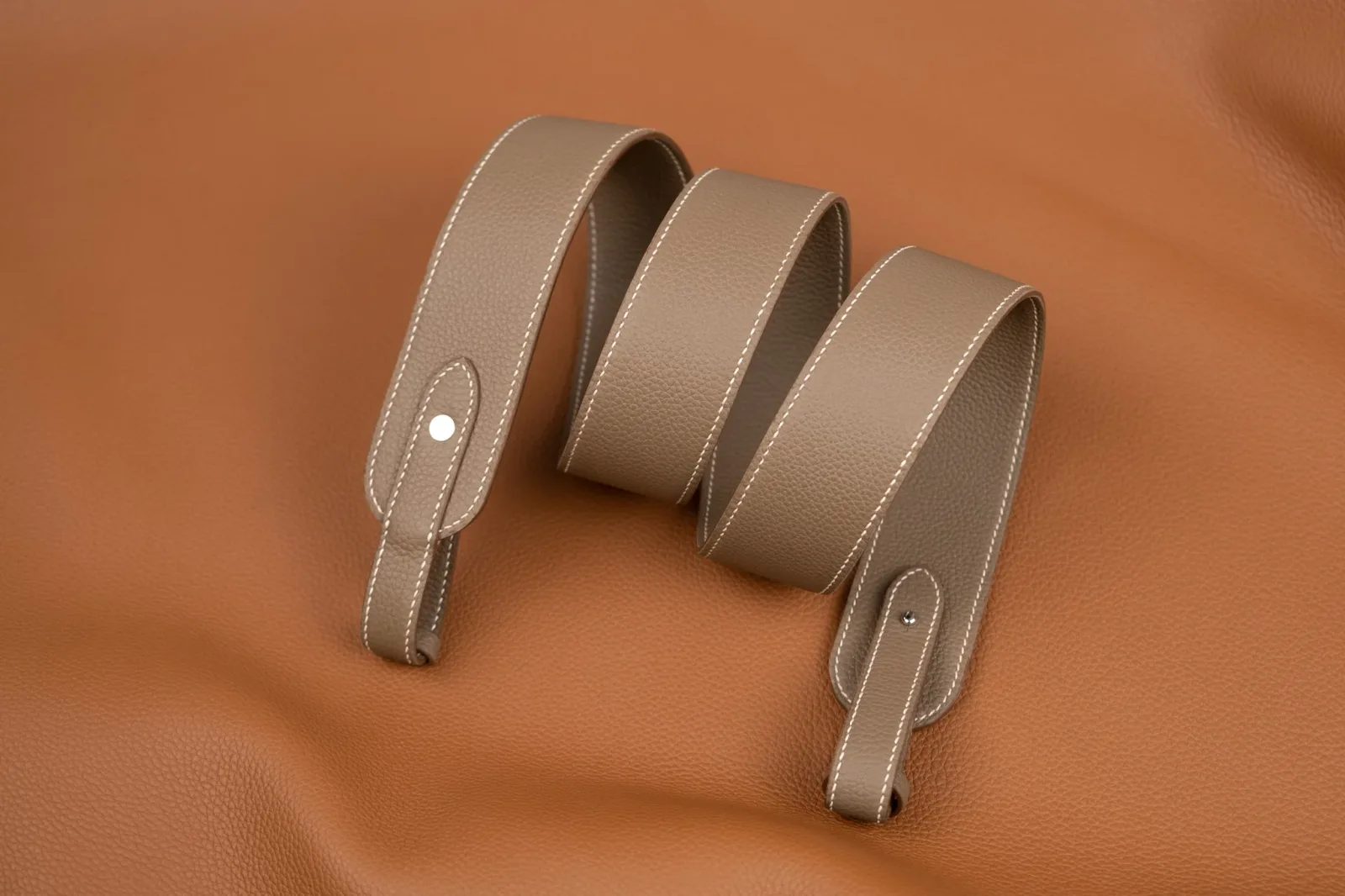 Ảnh Studio Dây nịt - Koi Leather