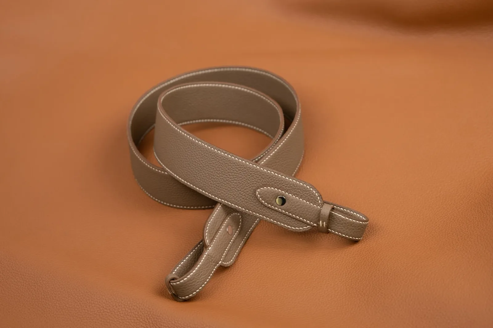 Ảnh Studio Dây nịt - Koi Leather