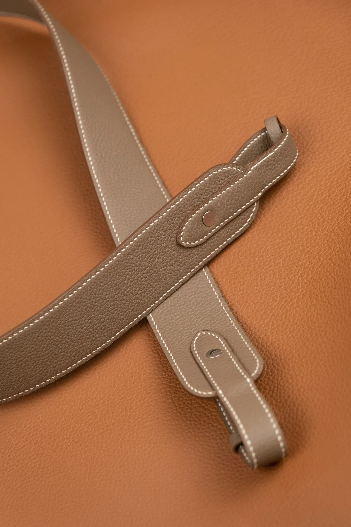 Ảnh Studio Dây nịt - Koi Leather