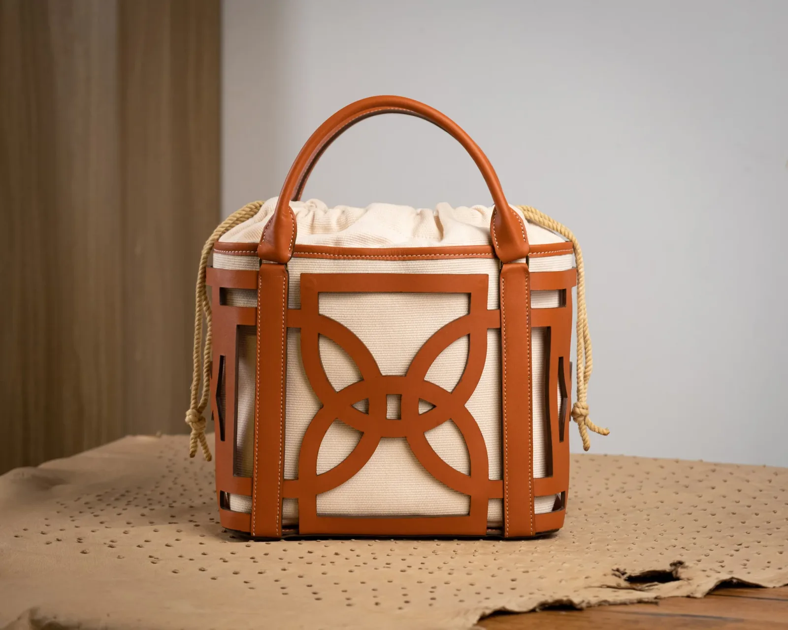 Ảnh Studio Túi Dee - Da Nappa - Koi Leather