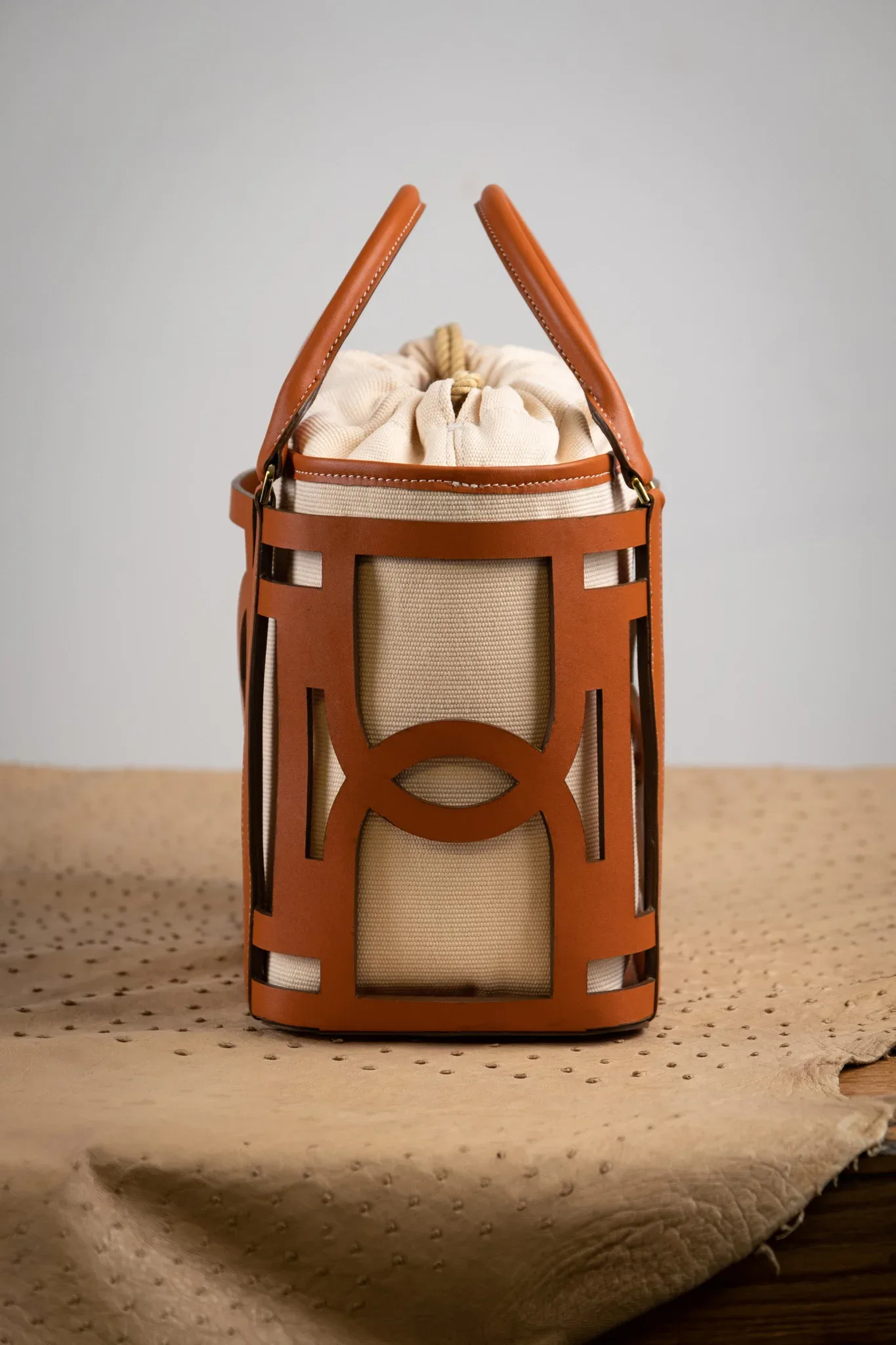 Ảnh Studio Túi Dee - Da Nappa - Koi Leather