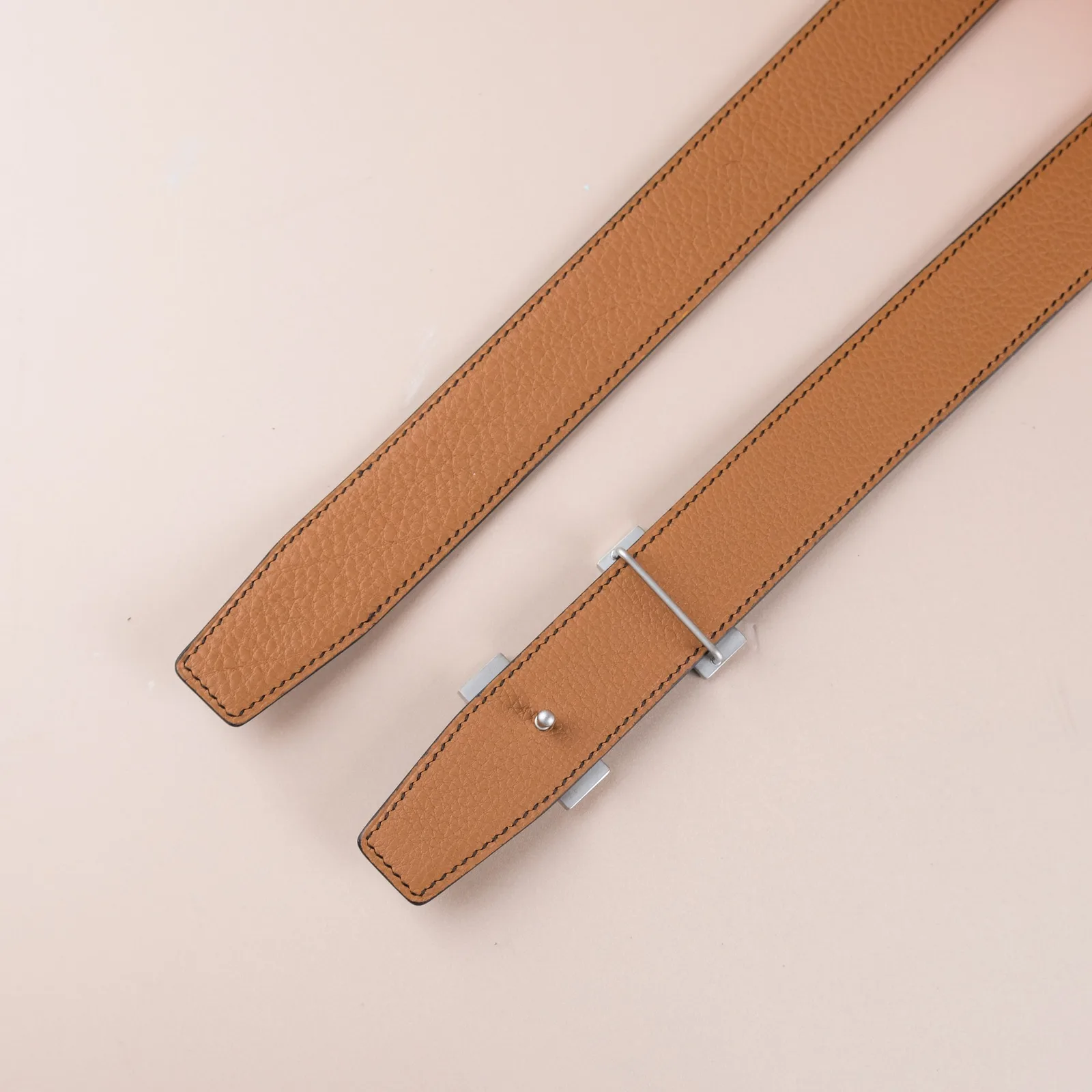 Ảnh Studio Dây thắt lưng da Epsom đen lót Togo Gold khoá chữ H - Koi Leather