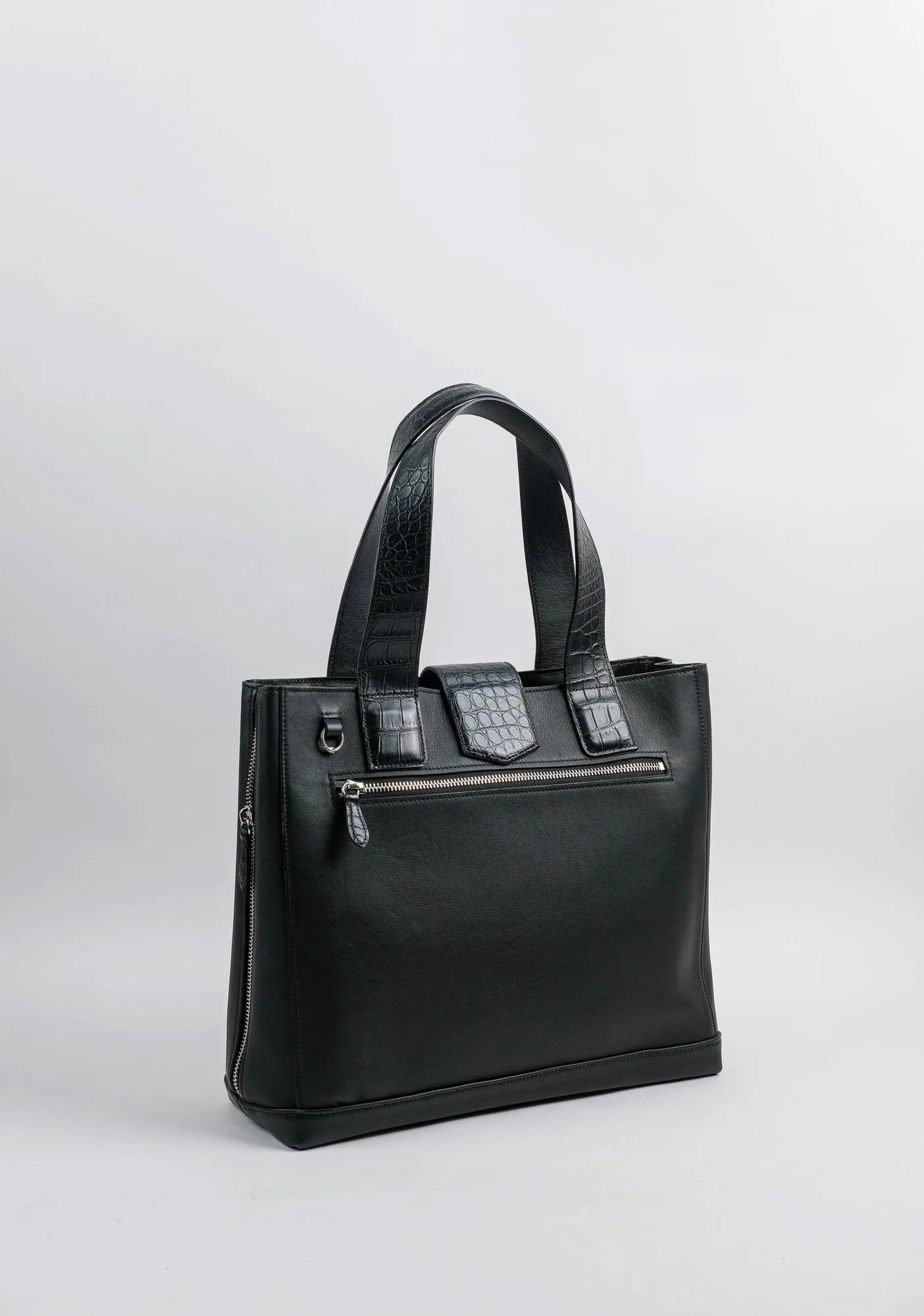 Ảnh Studio Túi tote Ouroboros da bò phối da cá sấu màu đen - Koi Leather