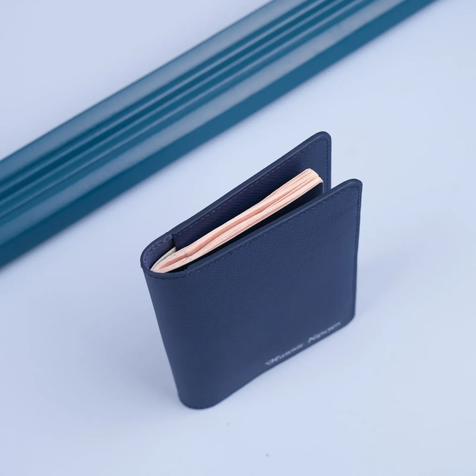 Ảnh Studio Ví đựng hộ chiếu - epsom navy - KOI Leather