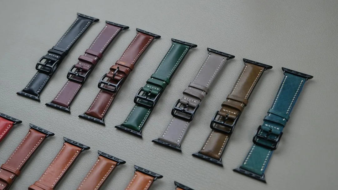 Ảnh Studio Dây da Apple Watch đi kèm adapter và khóa kim đen - Koi Leather
