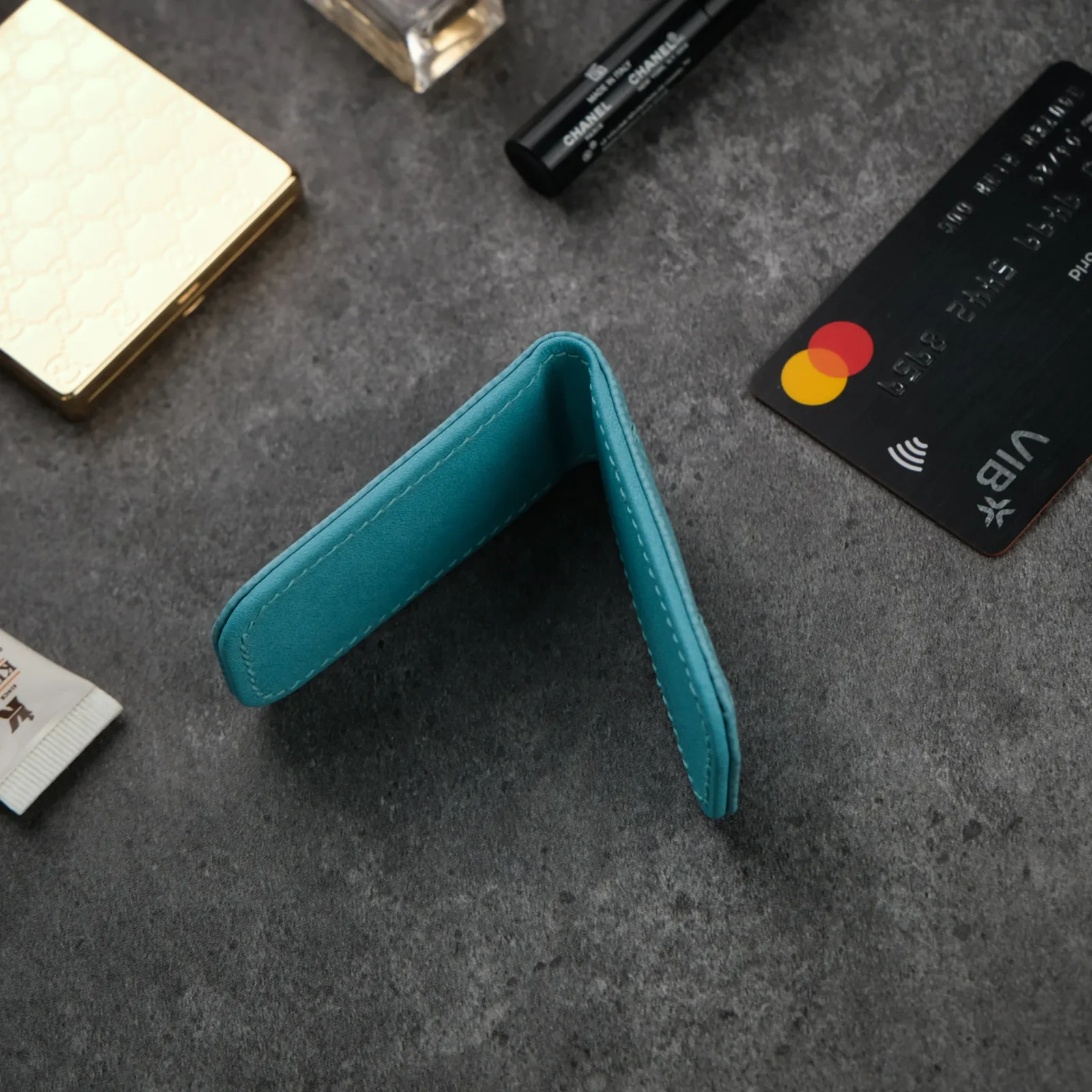 Ảnh Studio Money clip Epsom xanh - KOI Leather