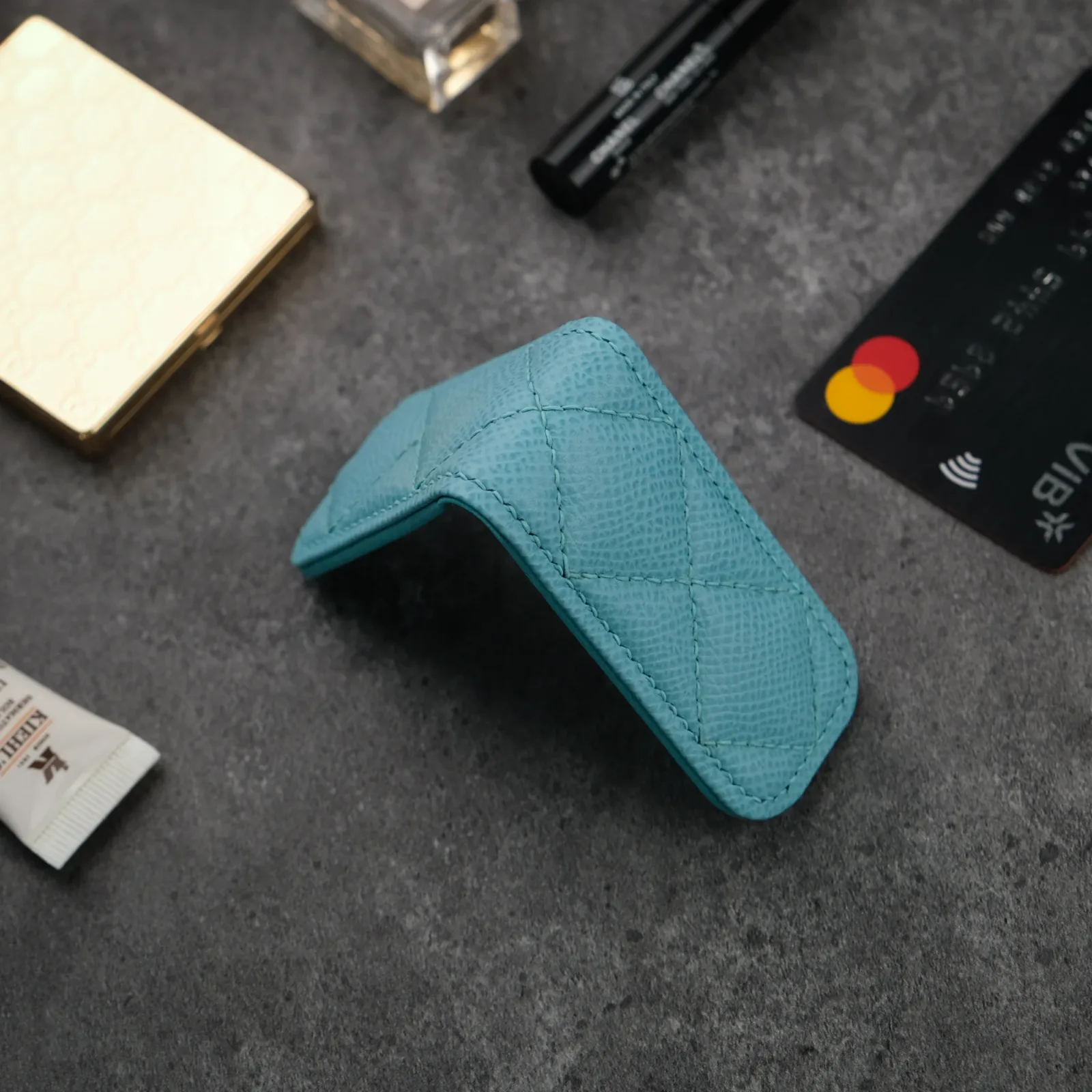 Ảnh Studio Money clip Epsom xanh - KOI Leather